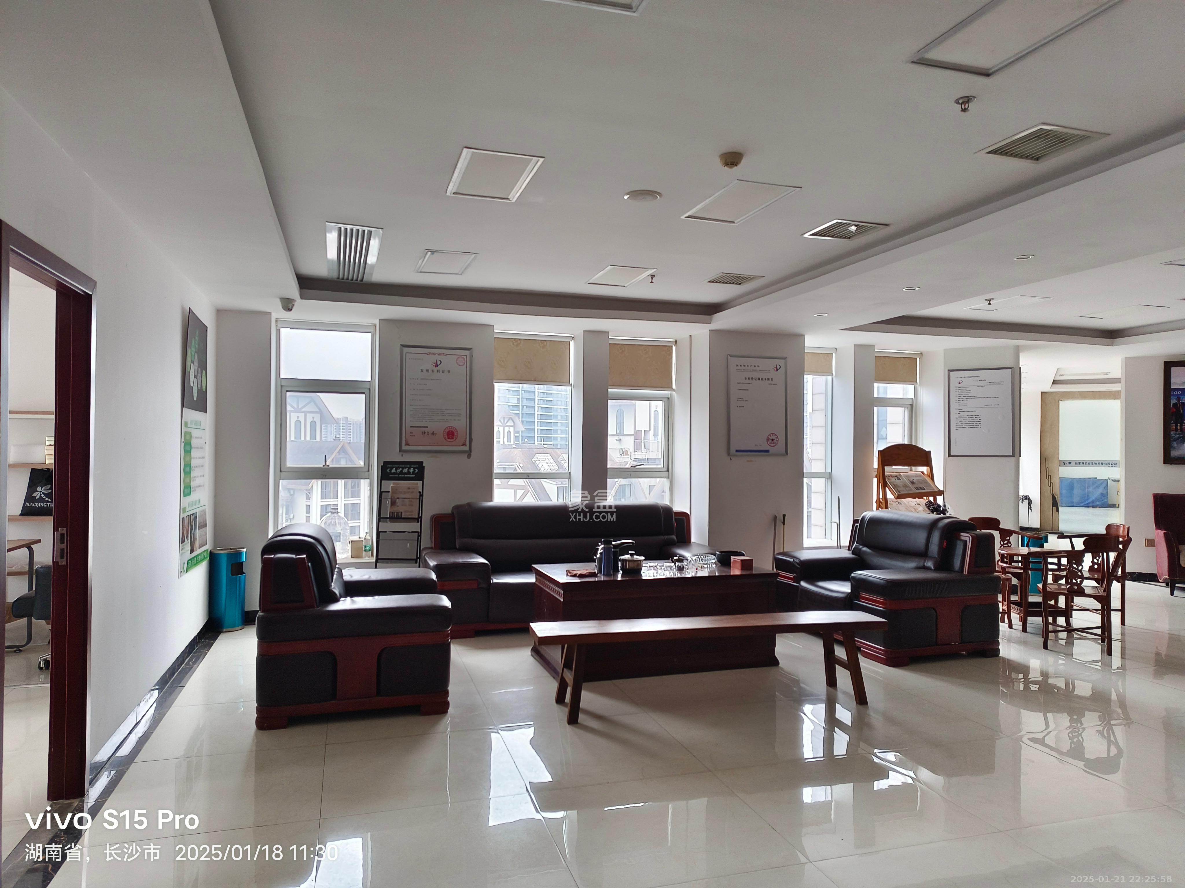 高信向日葵 1室1厅1卫 35000.0元/月 高信向日葵 1室1厅1卫 35000.0元/月室内图