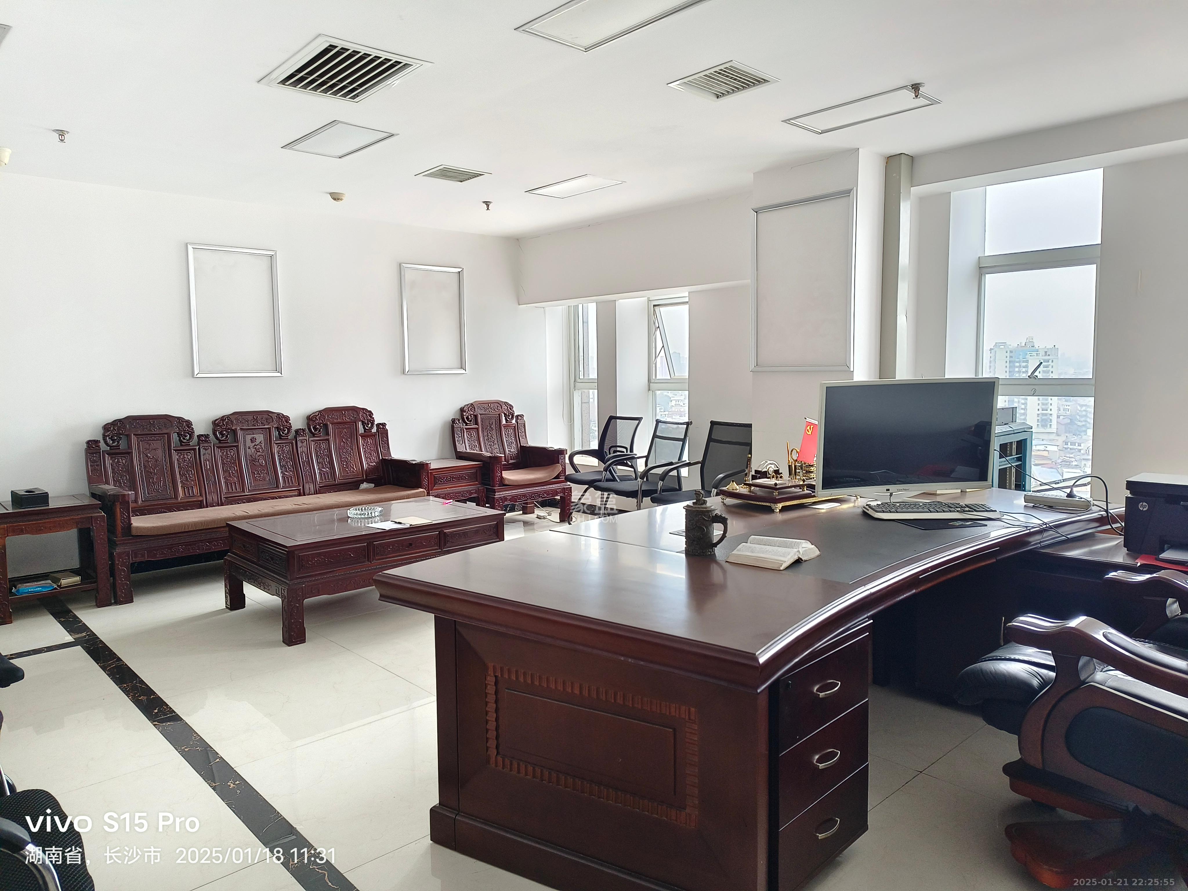 高信向日葵 1室1厅1卫 35000.0元/月 高信向日葵 1室1厅1卫 35000.0元/月室内图