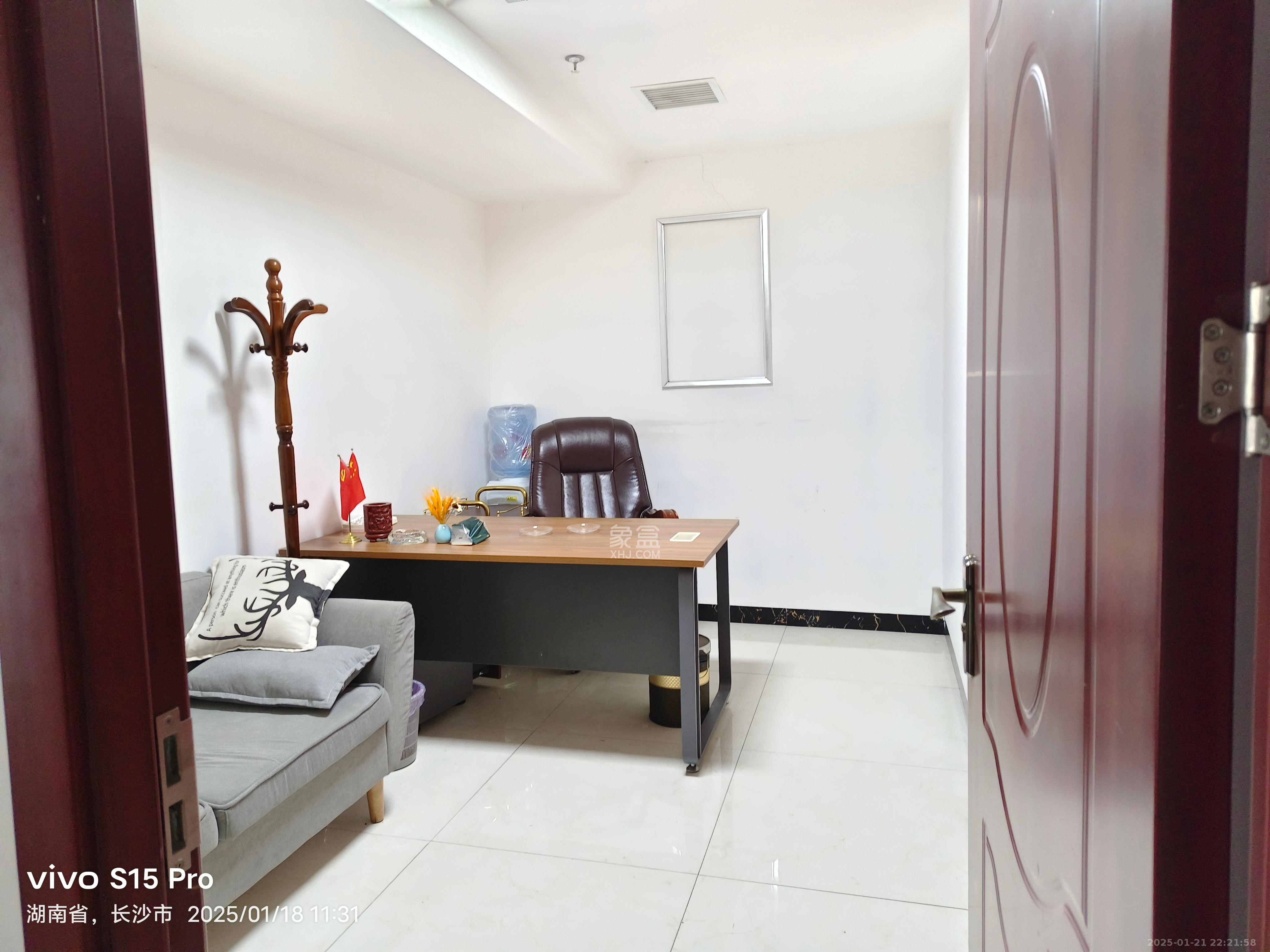 高信向日葵 1室1厅1卫 21000.0元/月 高信向日葵 1室1厅1卫 21000.0元/月室内图