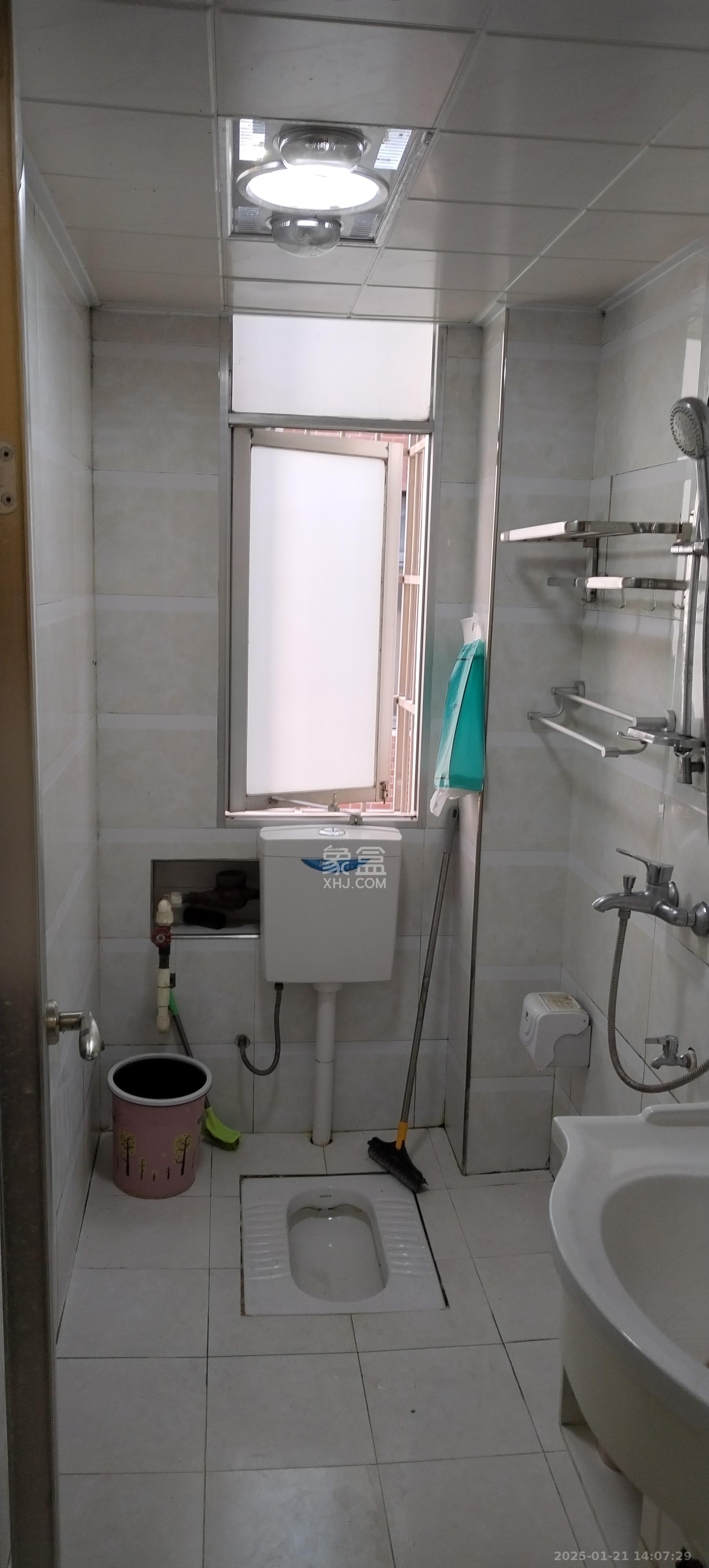 井湾子工商所宿舍 2室2厅1卫 1500.0元/月 井湾子工商所宿舍 2室2厅1卫 1500.0元/月室内图