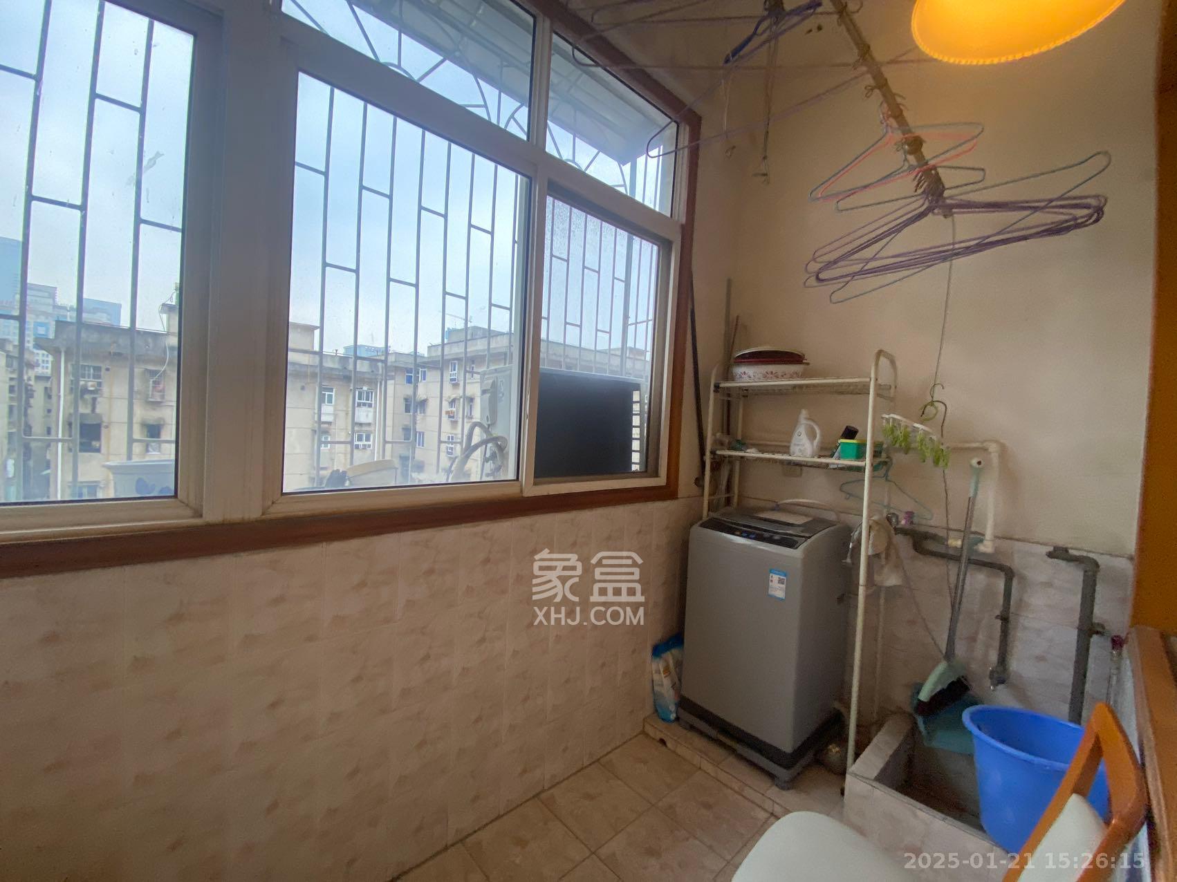 开福区联运公司宿舍 3室2厅2卫 2300.0元/月 开福区联运公司宿舍 3室2厅2卫 2300.0元/月室内图