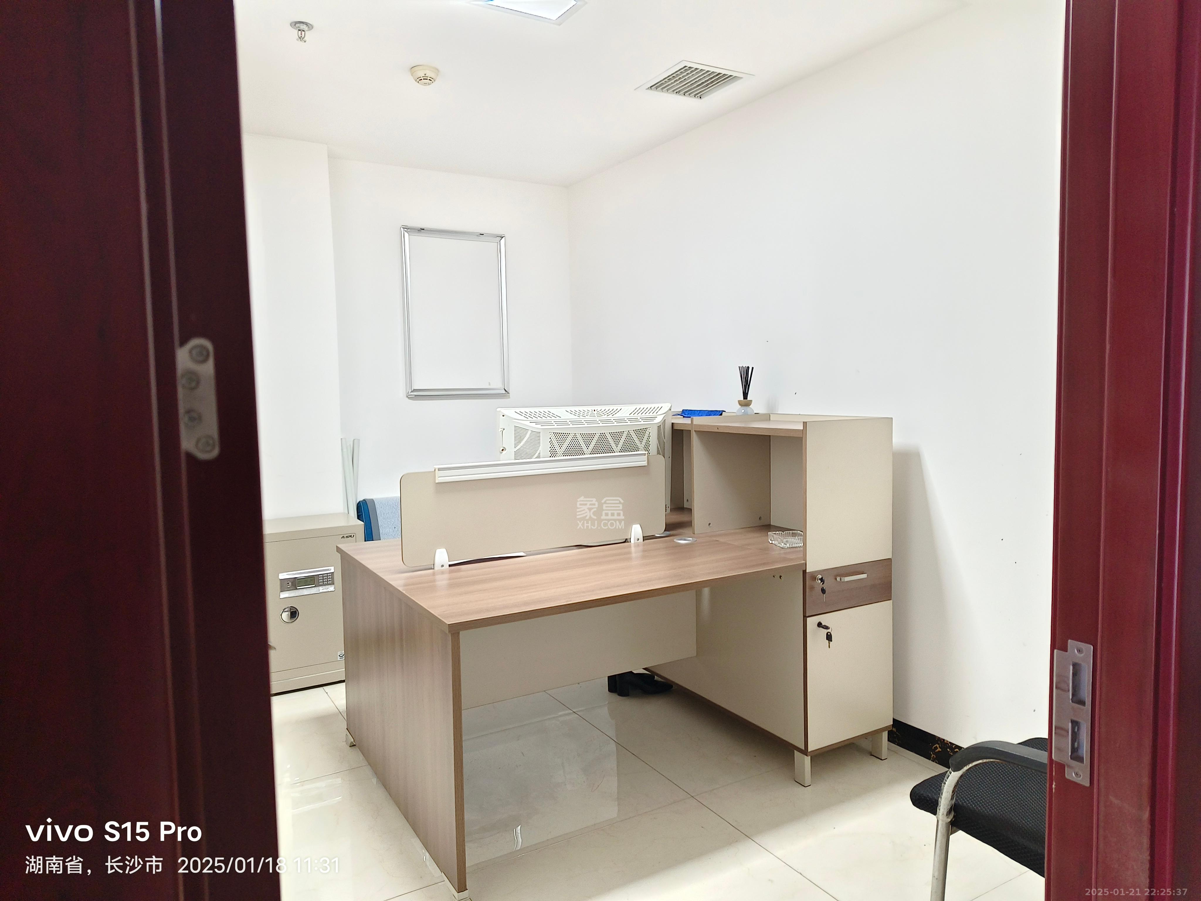 高信向日葵 1室1厅1卫 35000.0元/月 高信向日葵 1室1厅1卫 35000.0元/月室内图