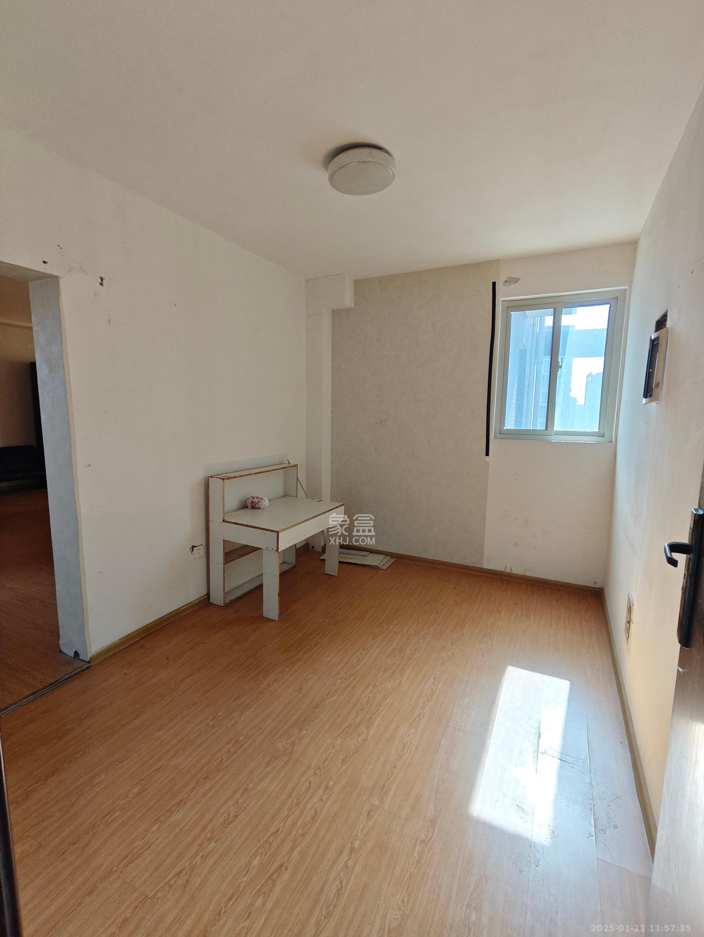 巧克力空间(建鸿达现代大厦) 1室1厅1卫 1600.0元/月 巧克力空间(建鸿达现代大厦) 1室1厅1卫 1600.0元/月室内图