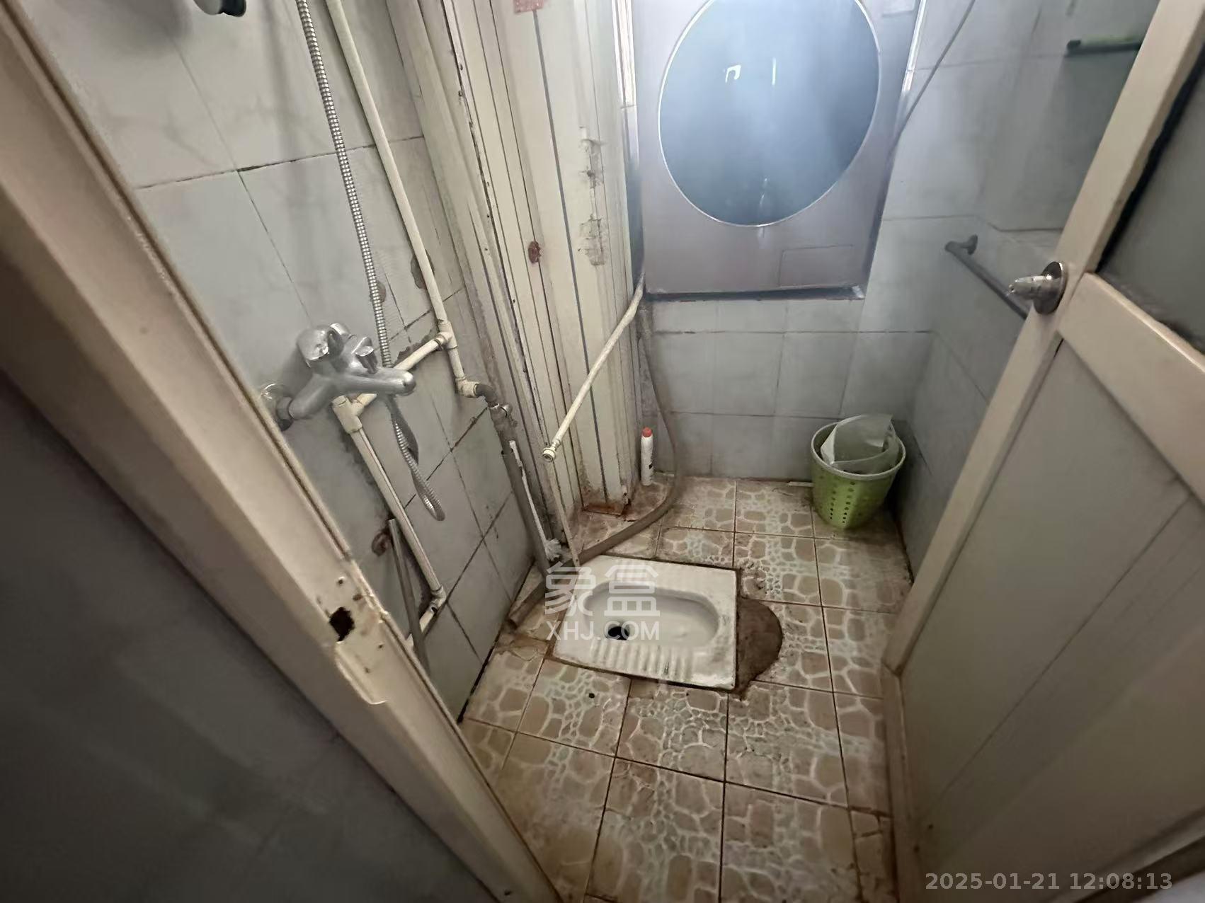 长岭包装宿舍  3室1厅1卫    1500.0元/月 长岭包装宿舍  3室1厅1卫    1500.0元/月室内图