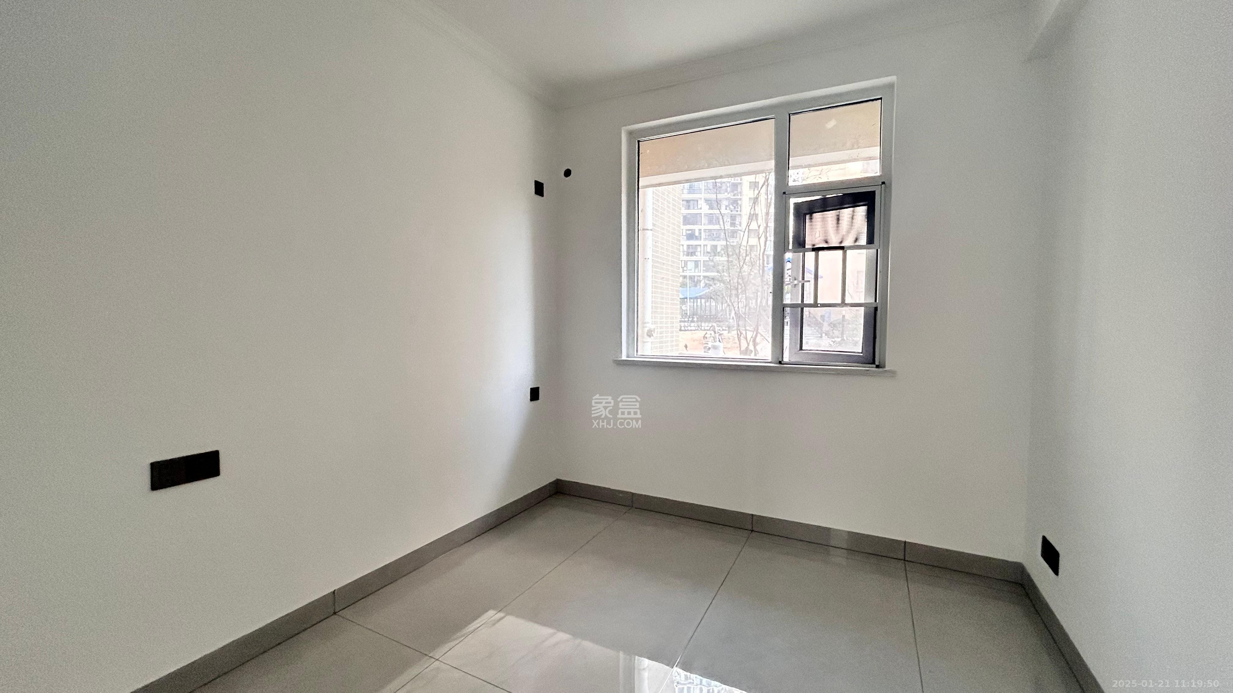 洋湖春园 4室2厅2卫 4000.0元/月 洋湖春园 4室2厅2卫 4000.0元/月室内图