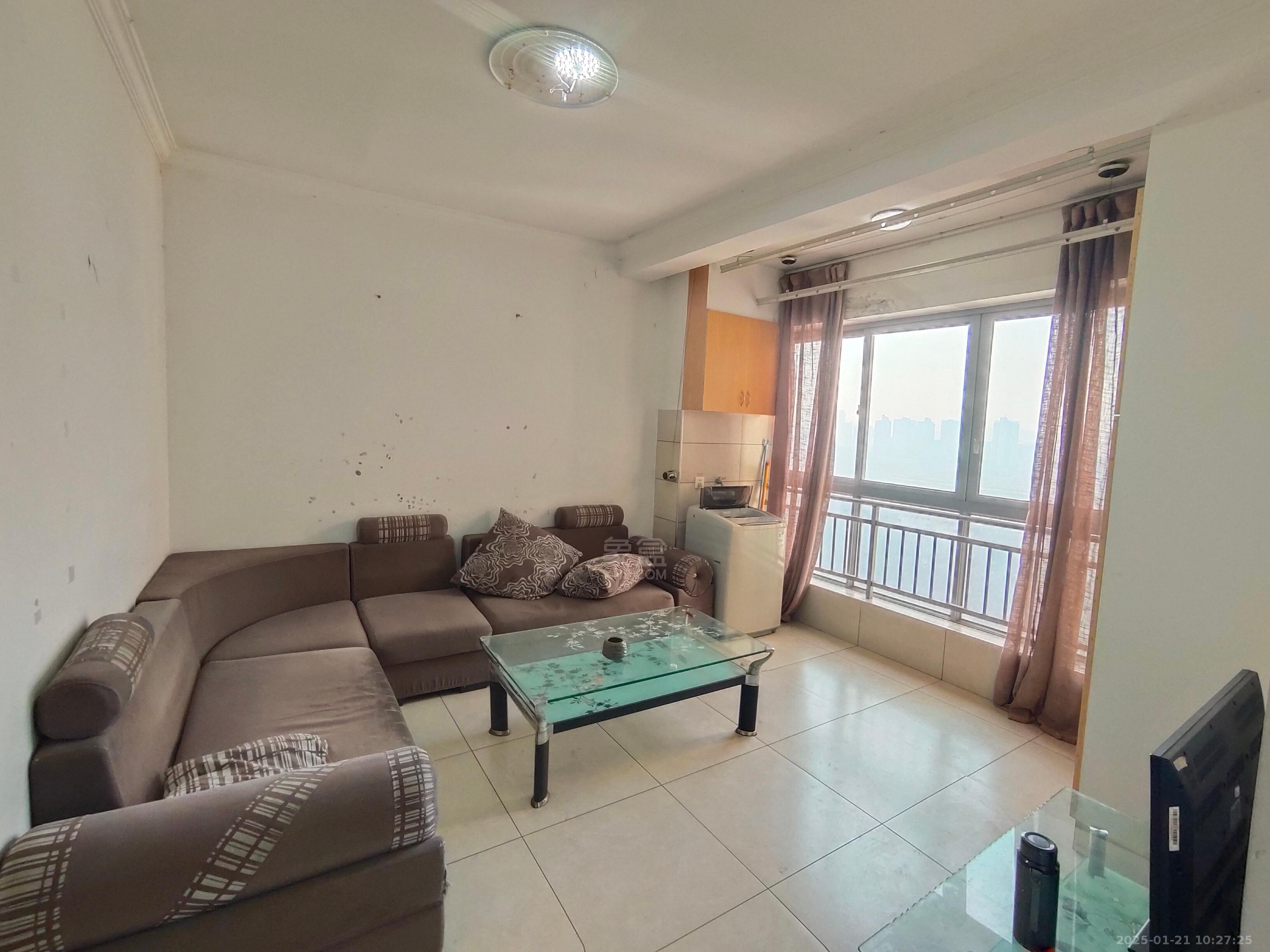 文化园三期 1室1厅1卫 1000.0元/月 文化园三期 1室1厅1卫 1000.0元/月室内图