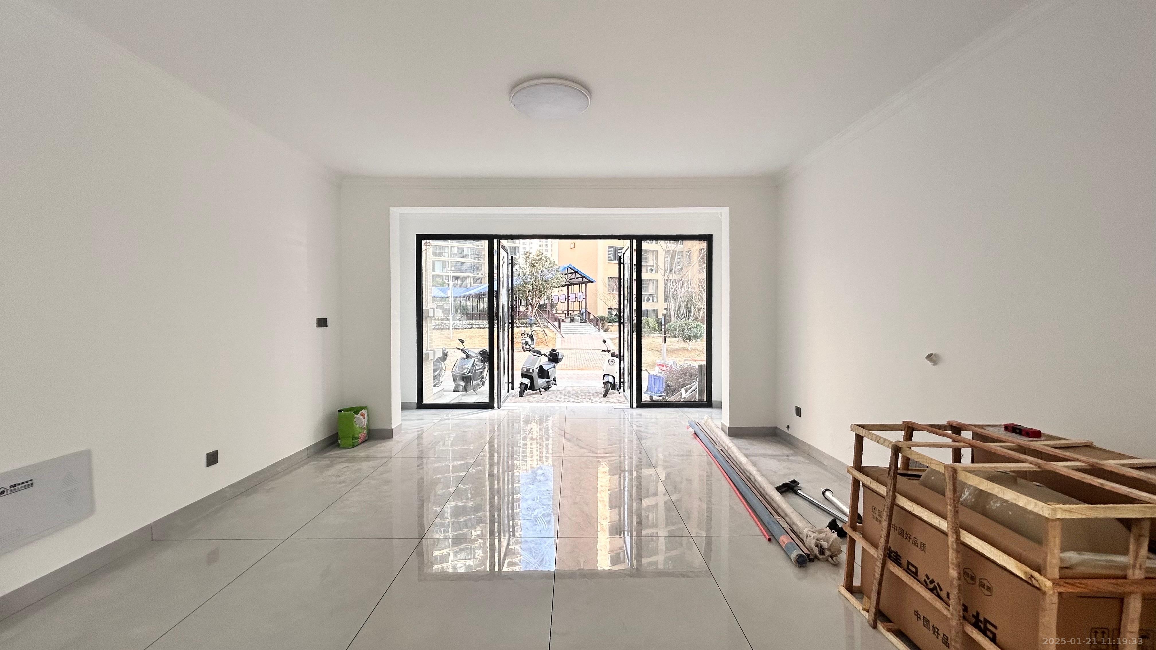 洋湖春园 4室2厅2卫 4000.0元/月 洋湖春园 4室2厅2卫 4000.0元/月室内图