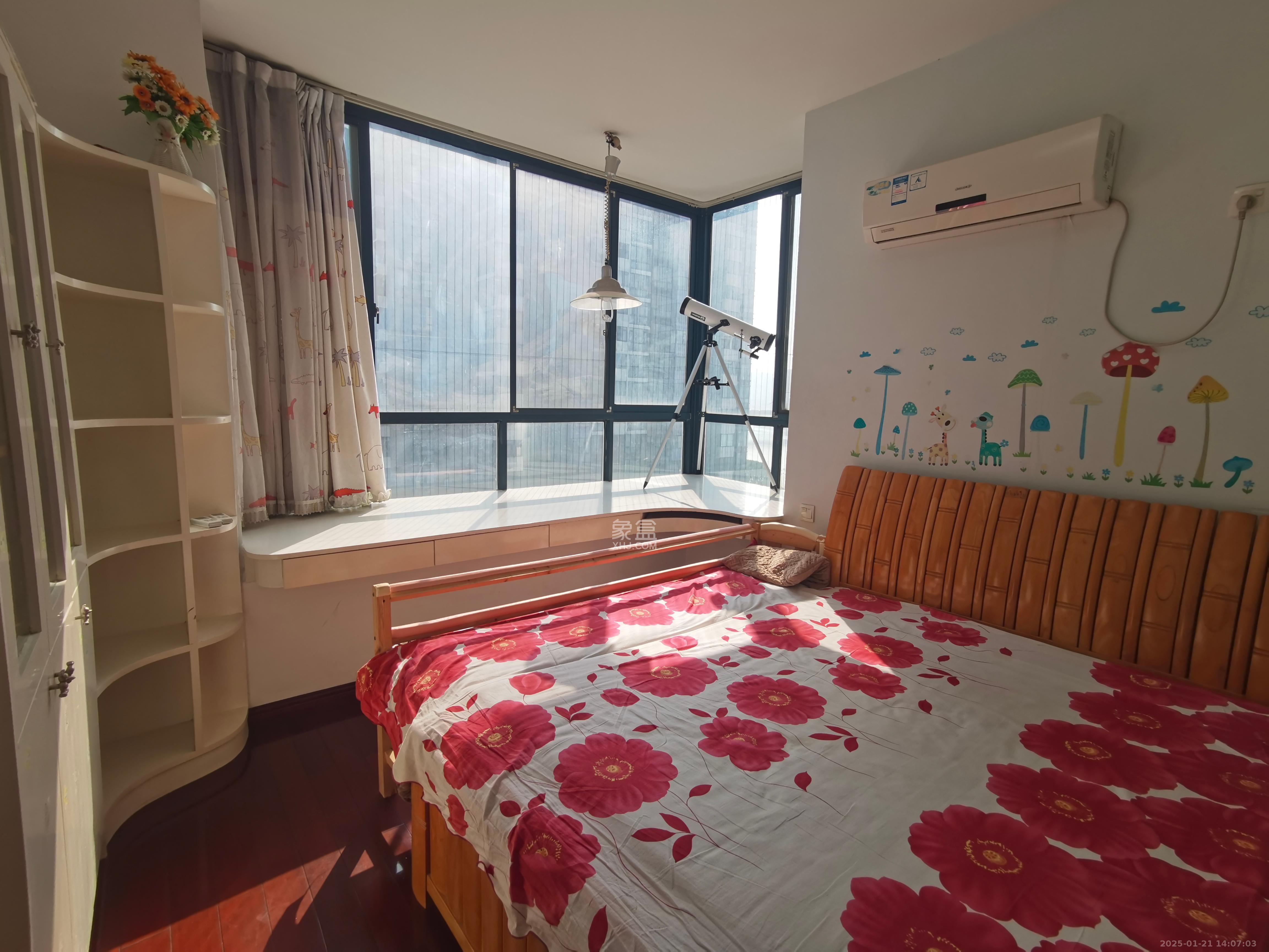 湘江世纪城揽江苑 3室2厅2卫 3200.0元/月 湘江世纪城揽江苑 3室2厅2卫 3200.0元/月室内图