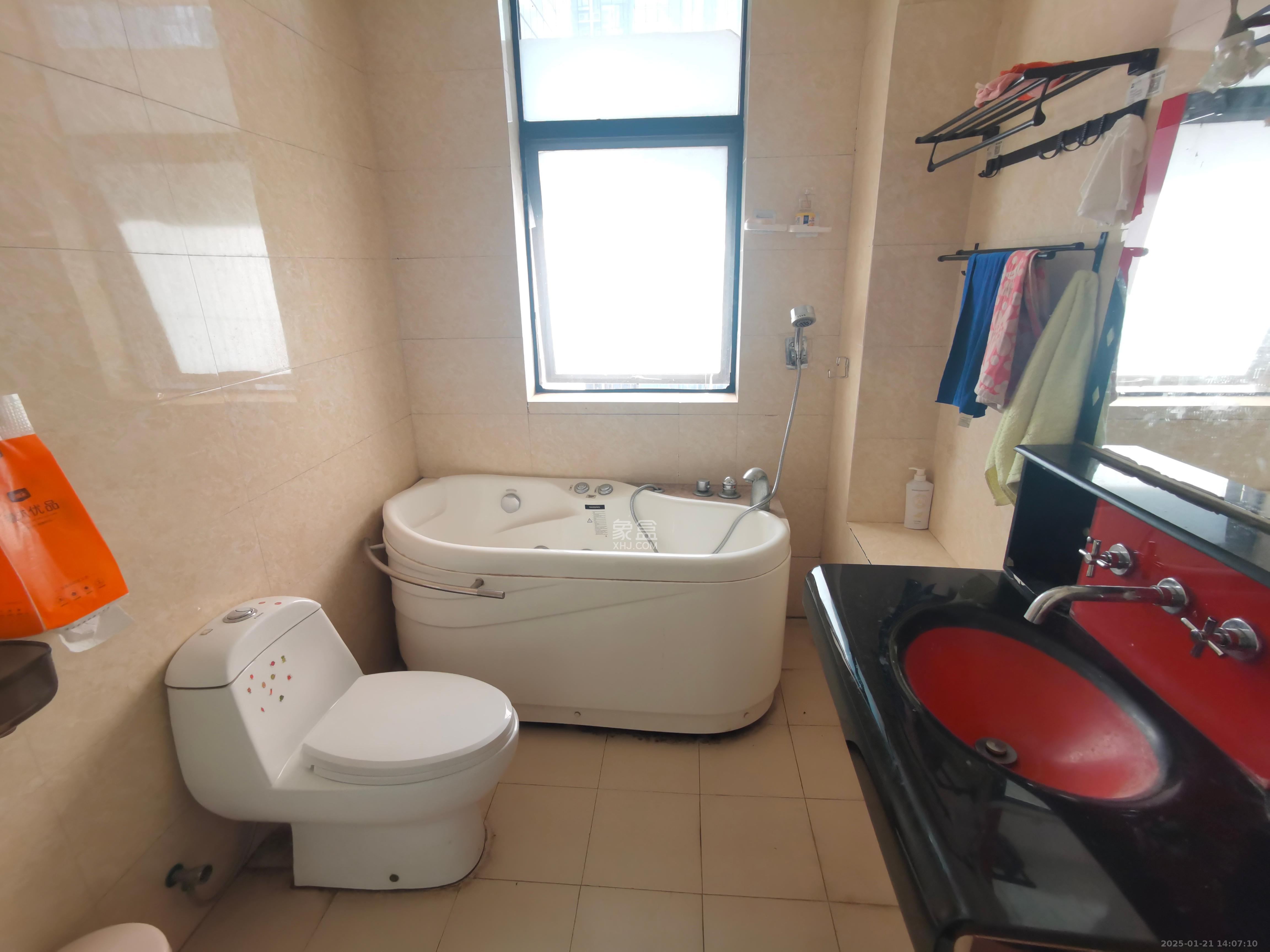 湘江世纪城揽江苑 3室2厅2卫 3200.0元/月 湘江世纪城揽江苑 3室2厅2卫 3200.0元/月室内图