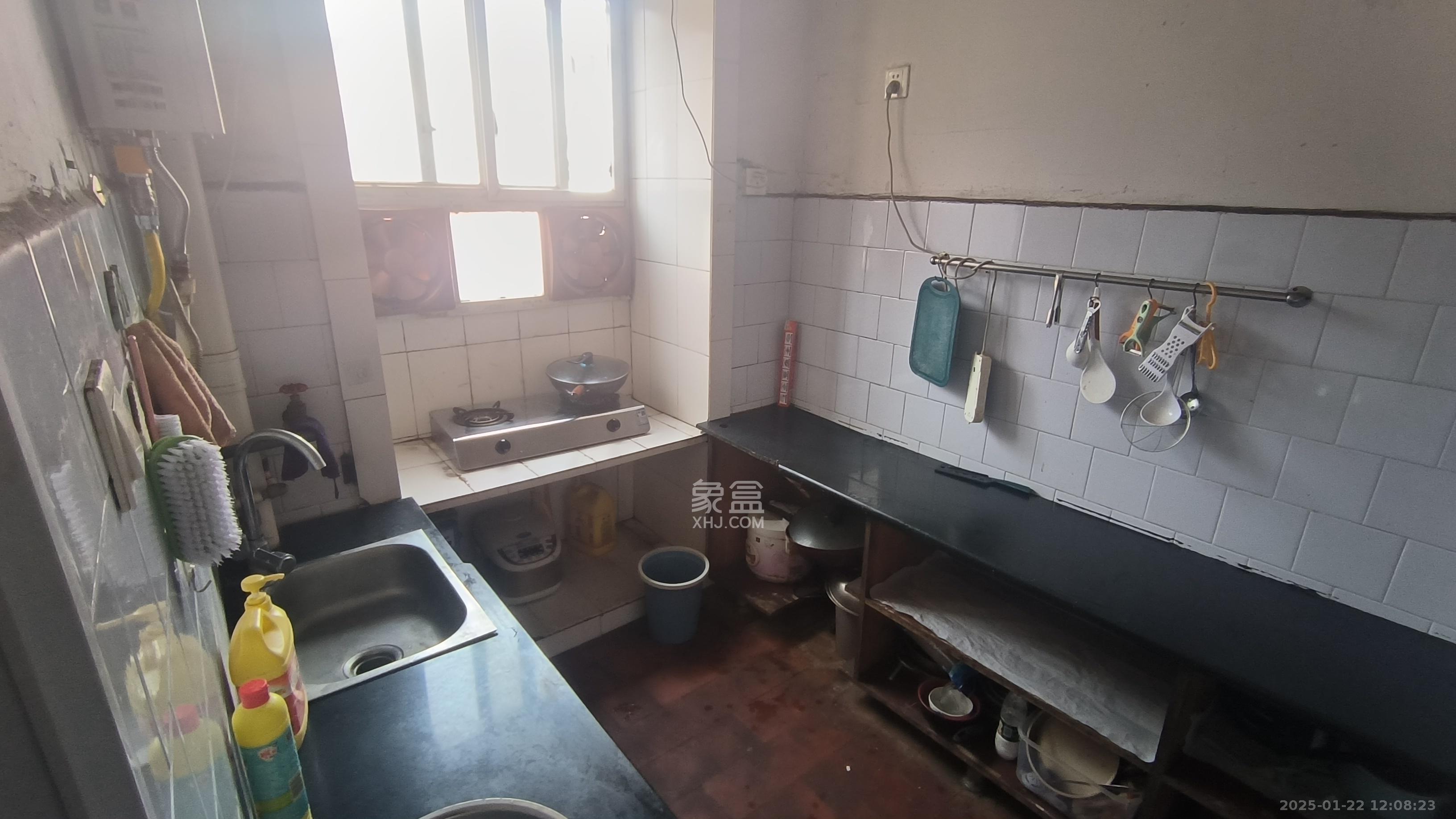 天心游路散盘  1室1厅1卫   1600.00元/月室内图