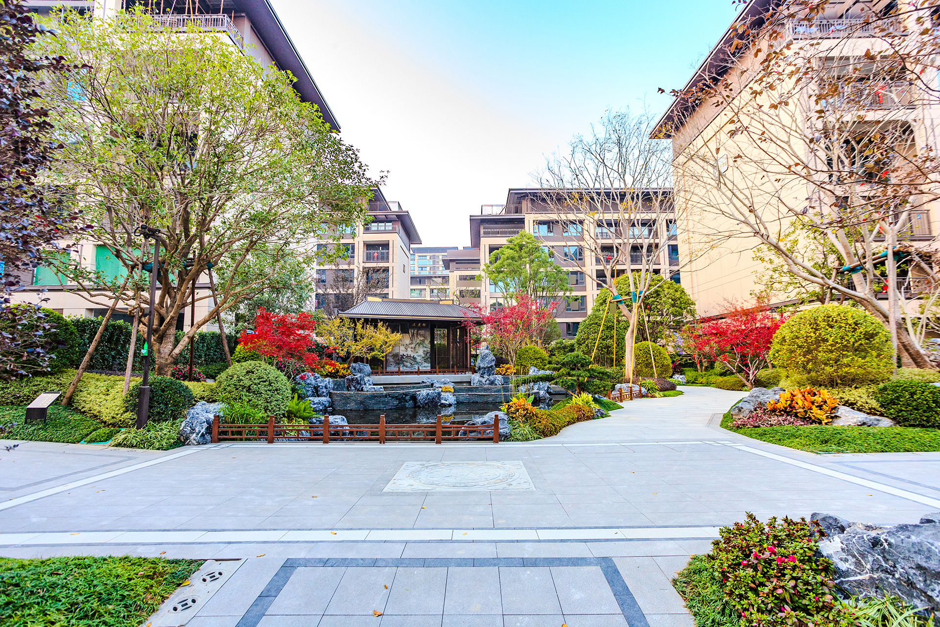 时代建发和著  5室2厅2卫   310.00万其他