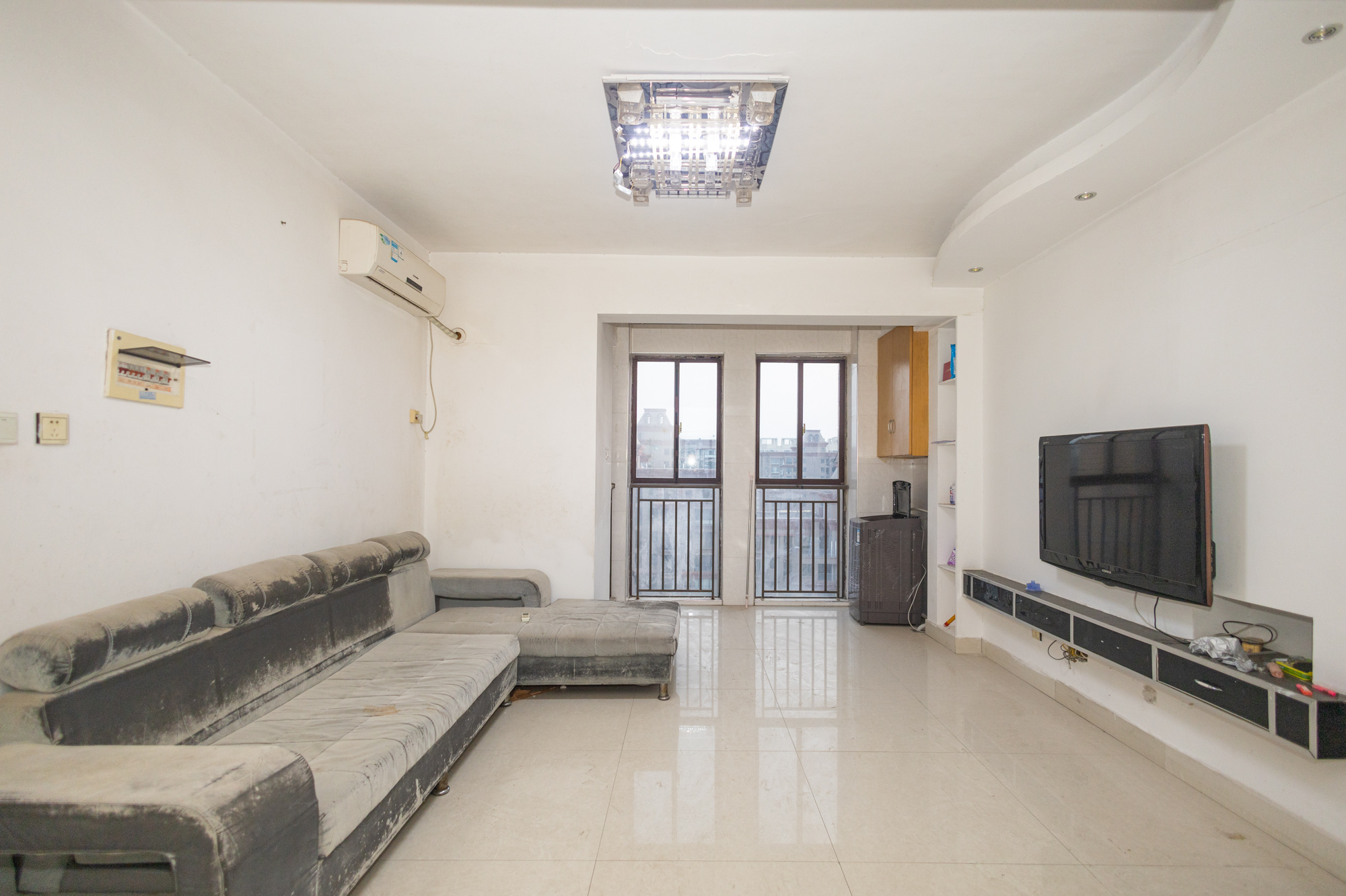 爱琴海岸 2室2厅1卫 49.2万 爱琴海岸 2室2厅1卫 49.2万客厅