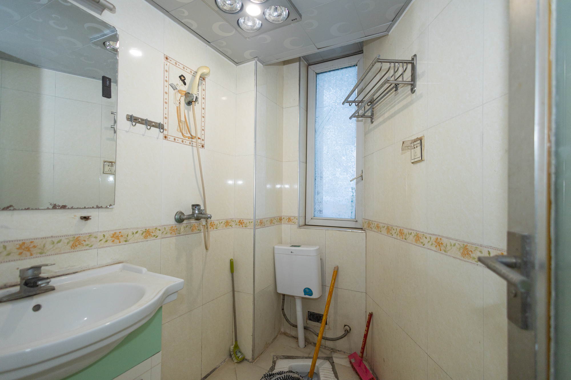 爱琴海岸 2室2厅1卫 49.2万 爱琴海岸 2室2厅1卫 49.2万卫生间