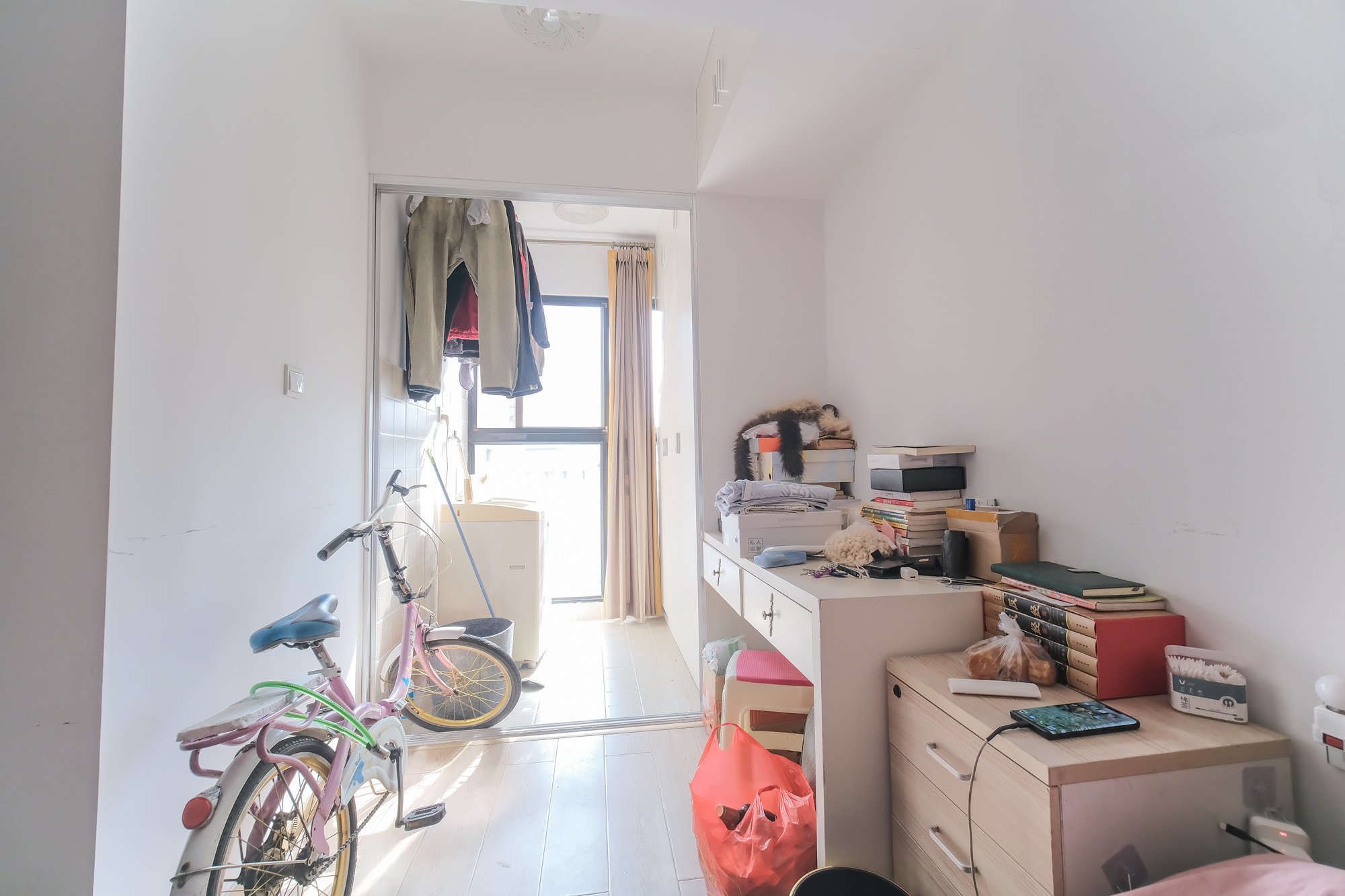 三一街区  2室2厅1卫   52.00万卧室