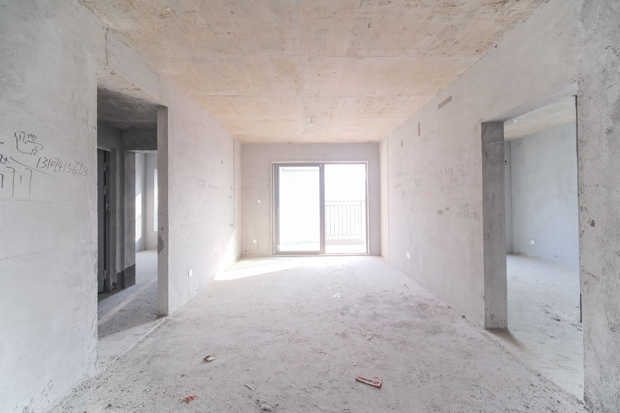 爱情公望府 3室2厅1卫 92.0万 爱情公望府 3室2厅1卫 92.0万客厅