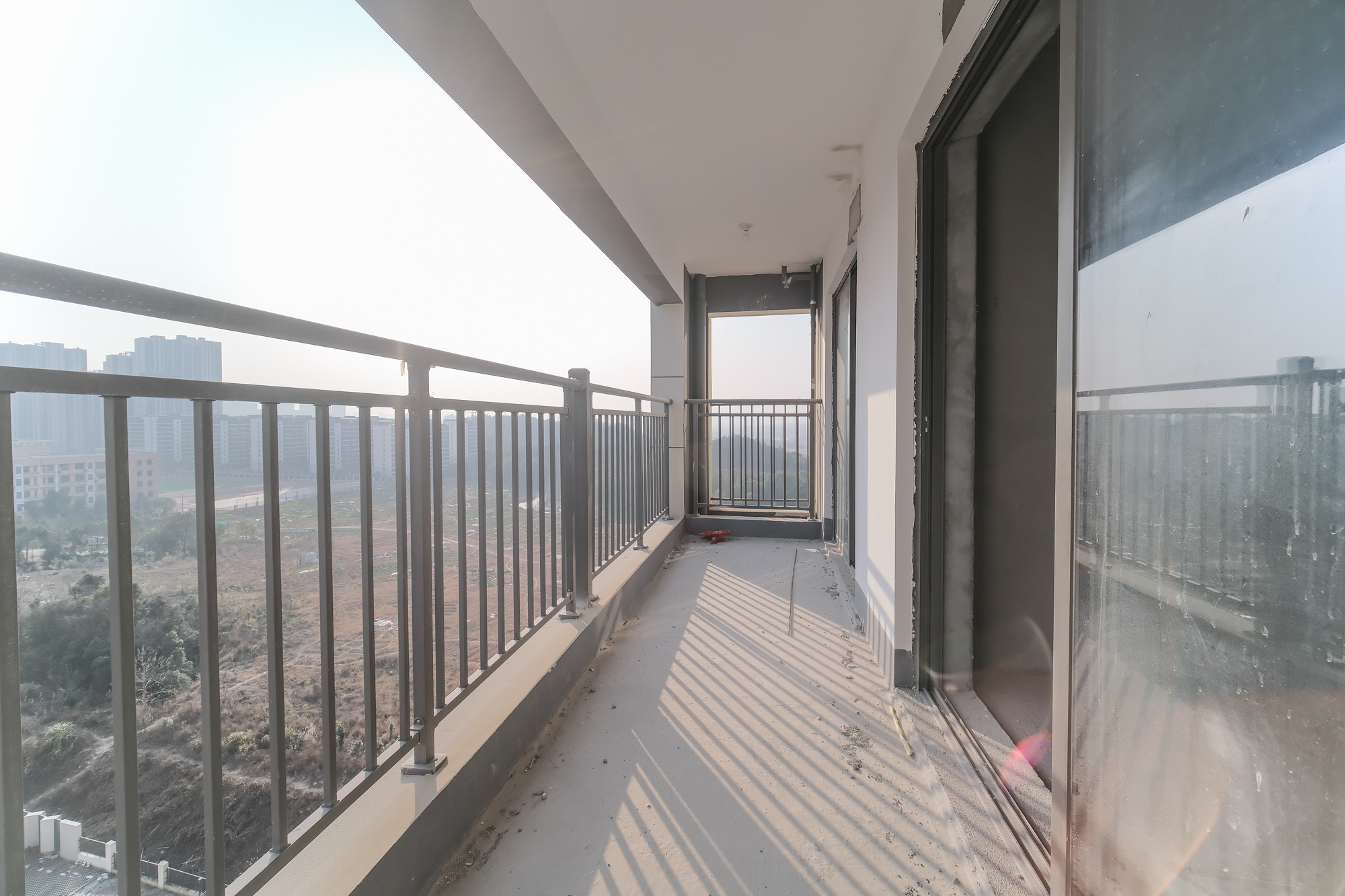 爱情公望府 3室2厅1卫 92.0万 爱情公望府 3室2厅1卫 92.0万阳台