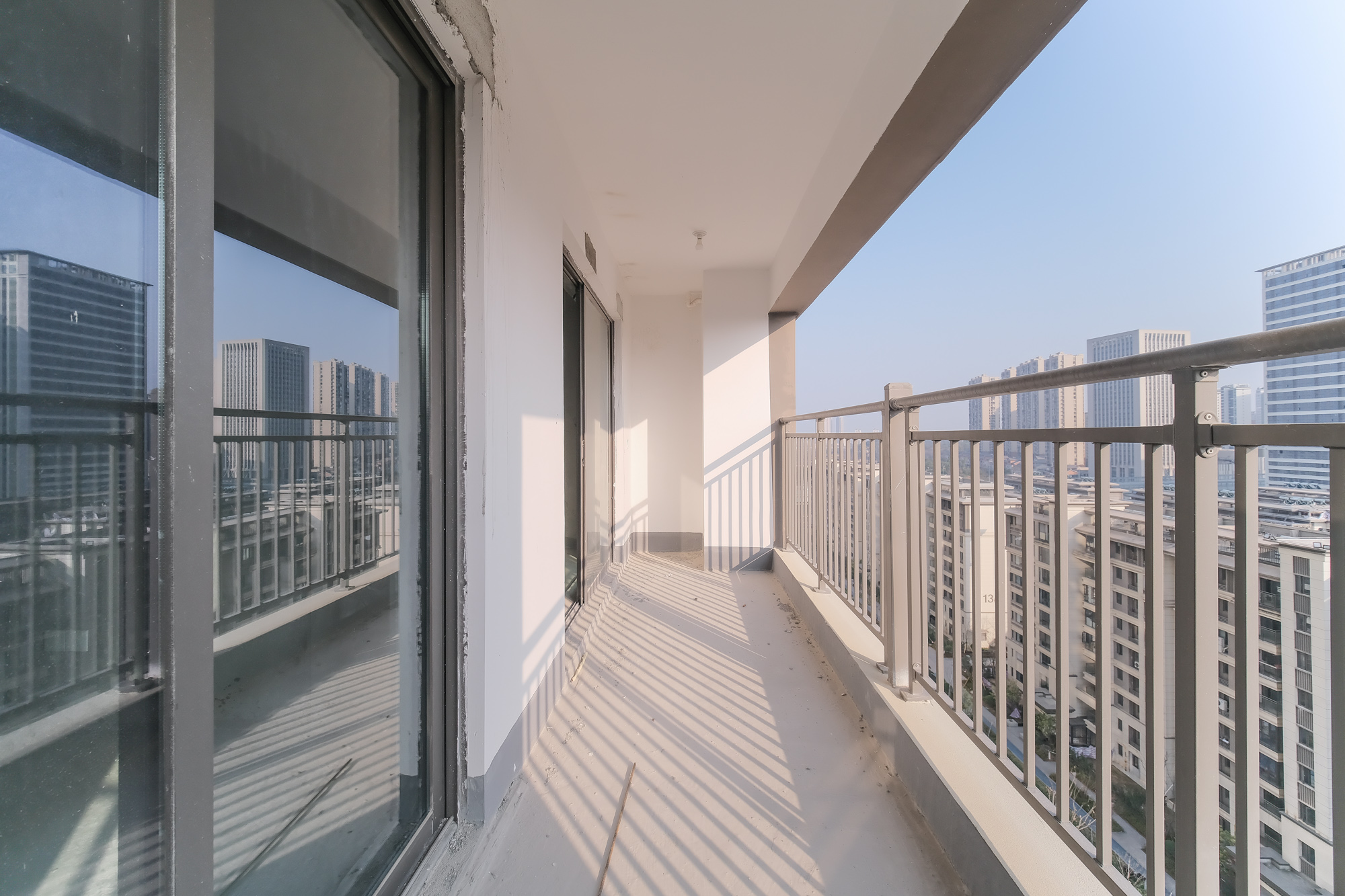 爱情公望府 3室2厅1卫 92.0万 爱情公望府 3室2厅1卫 92.0万阳台