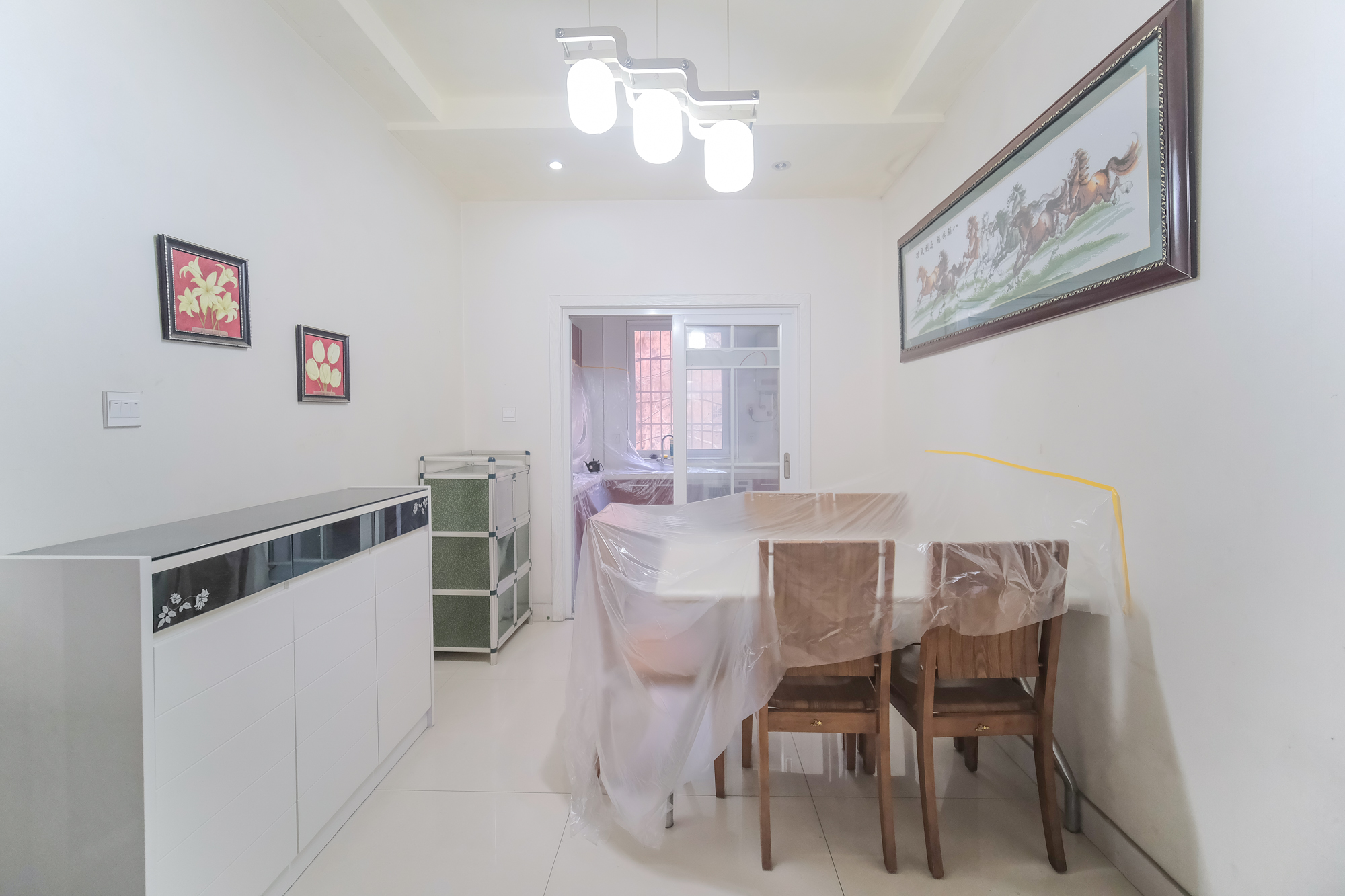 山水湾  3室2厅2卫    63.0万 山水湾  3室2厅2卫    63.0万客厅