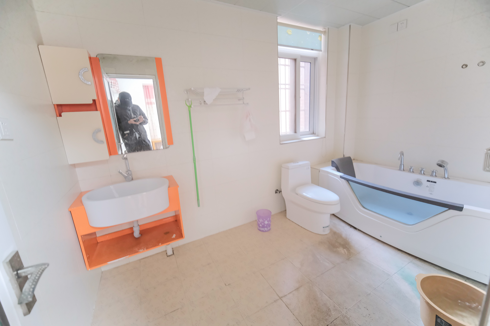 山水湾  3室2厅2卫    63.0万 山水湾  3室2厅2卫    63.0万卫生间