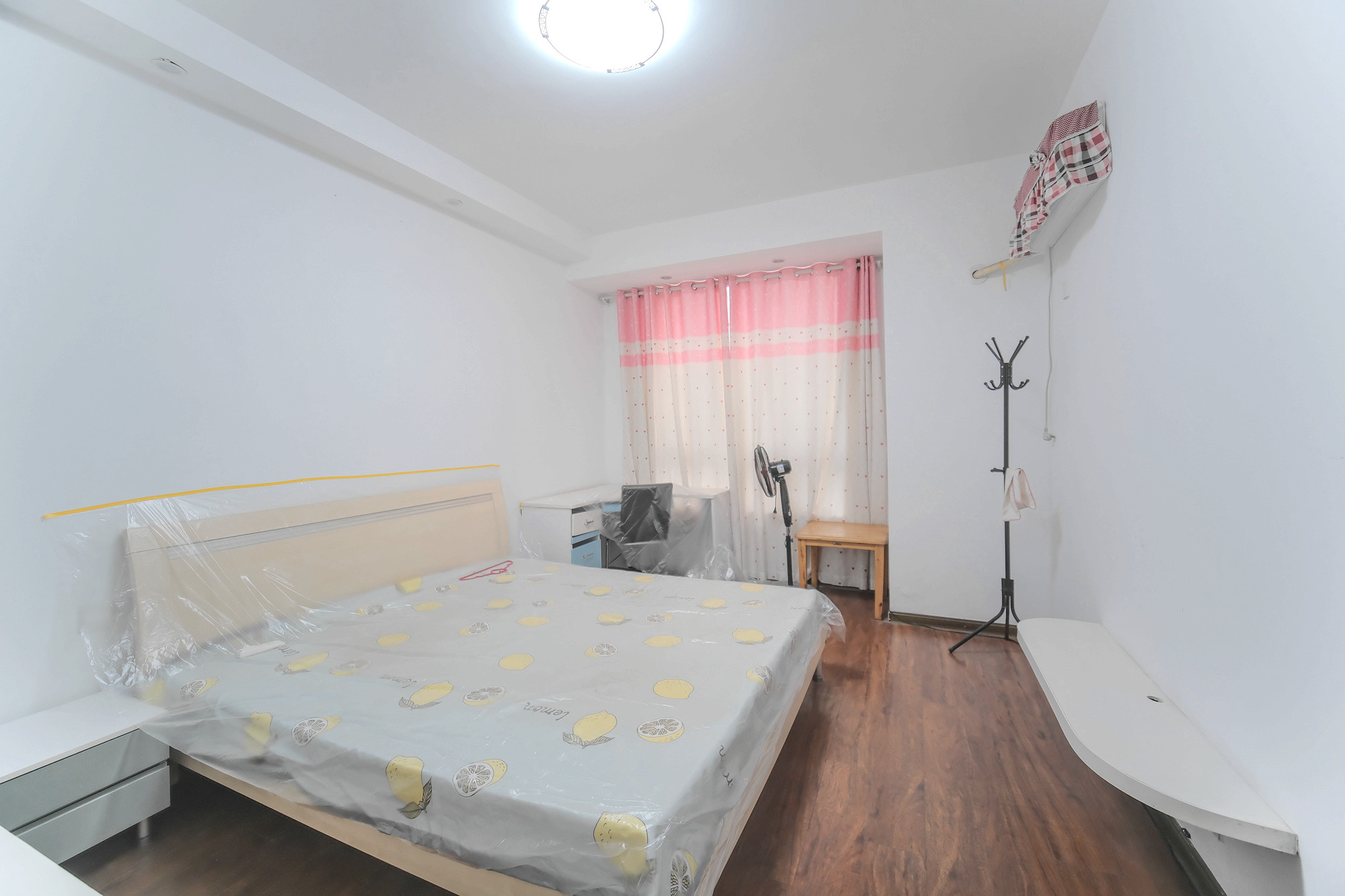 山水湾  3室2厅2卫    63.0万 山水湾  3室2厅2卫    63.0万卧室