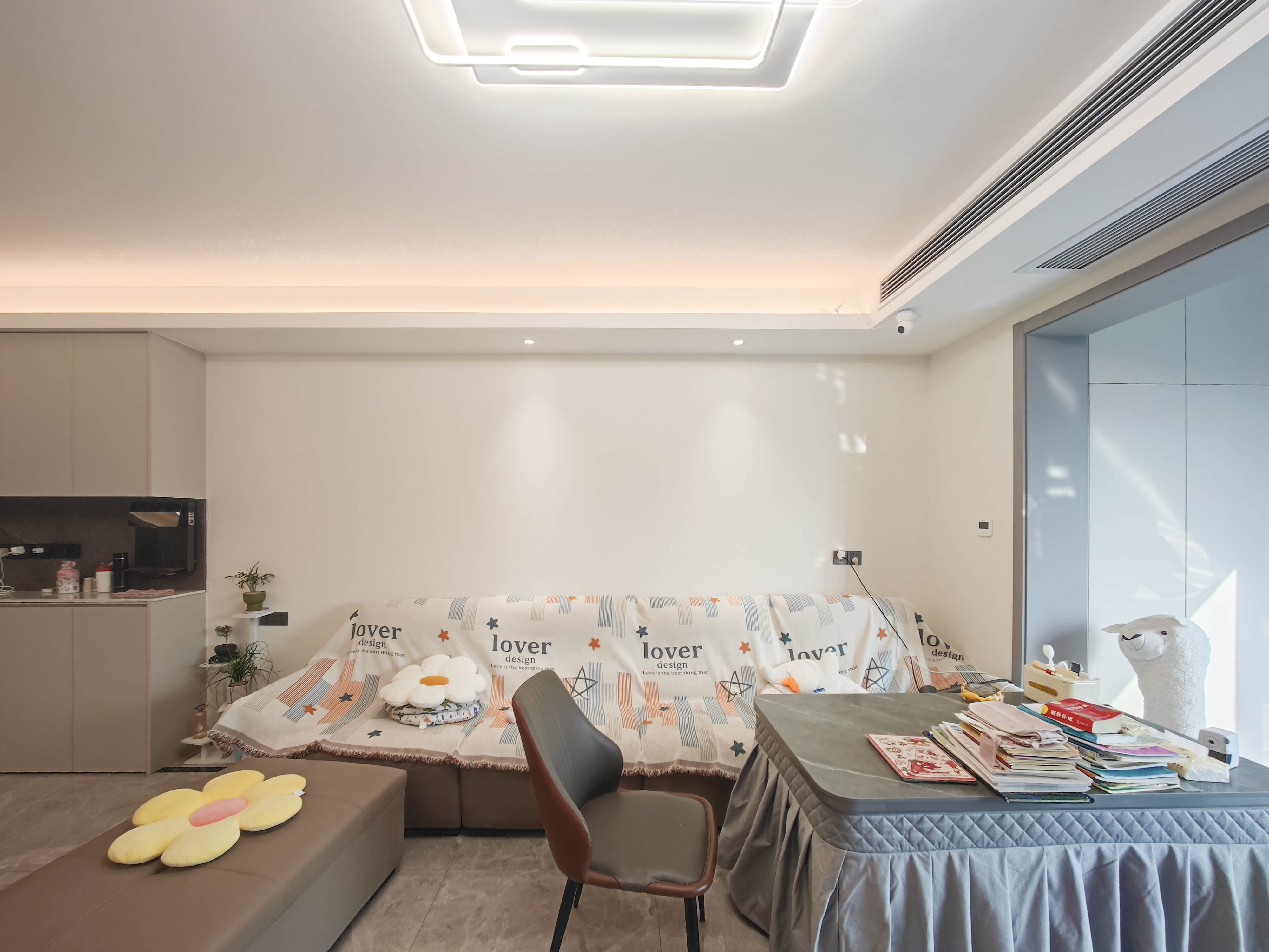 旭辉雨花郡  4室2厅2卫    220.0万 旭辉雨花郡  4室2厅2卫    220.0万客厅