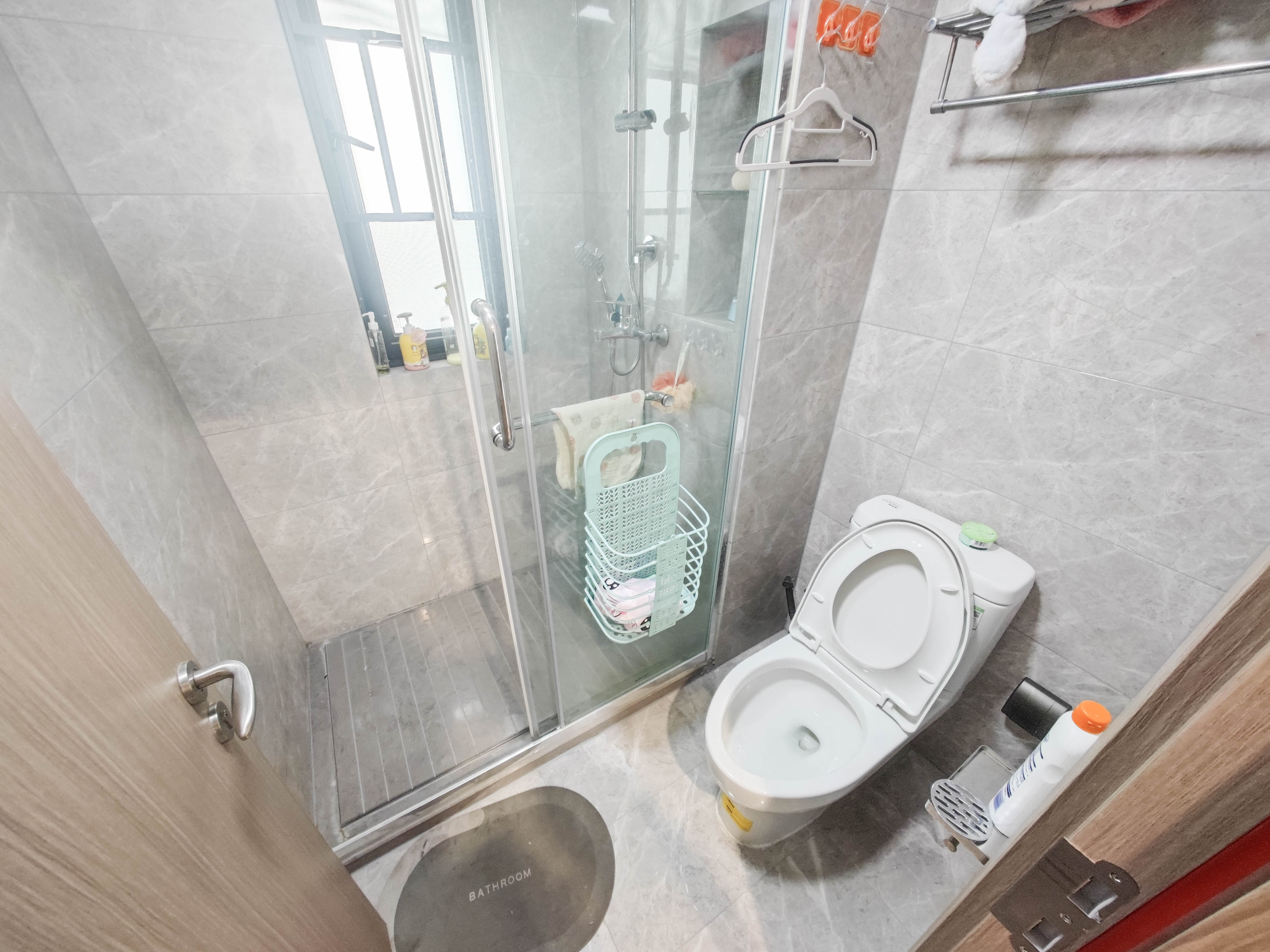 旭辉雨花郡  4室2厅2卫    220.0万 旭辉雨花郡  4室2厅2卫    220.0万卫生间