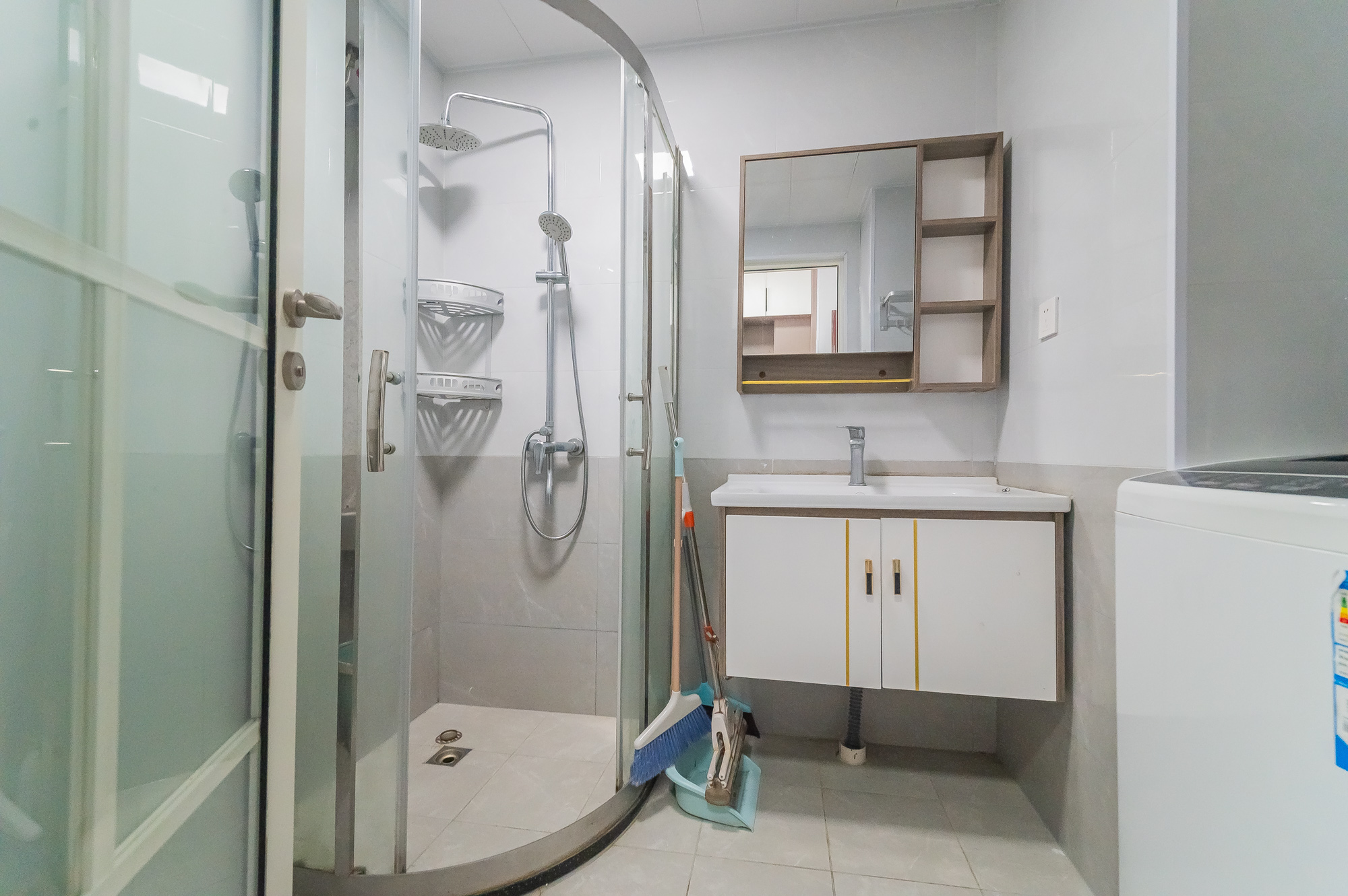 中建悦和城  1室1厅1卫    31.8万 中建悦和城  1室1厅1卫    31.8万卫生间