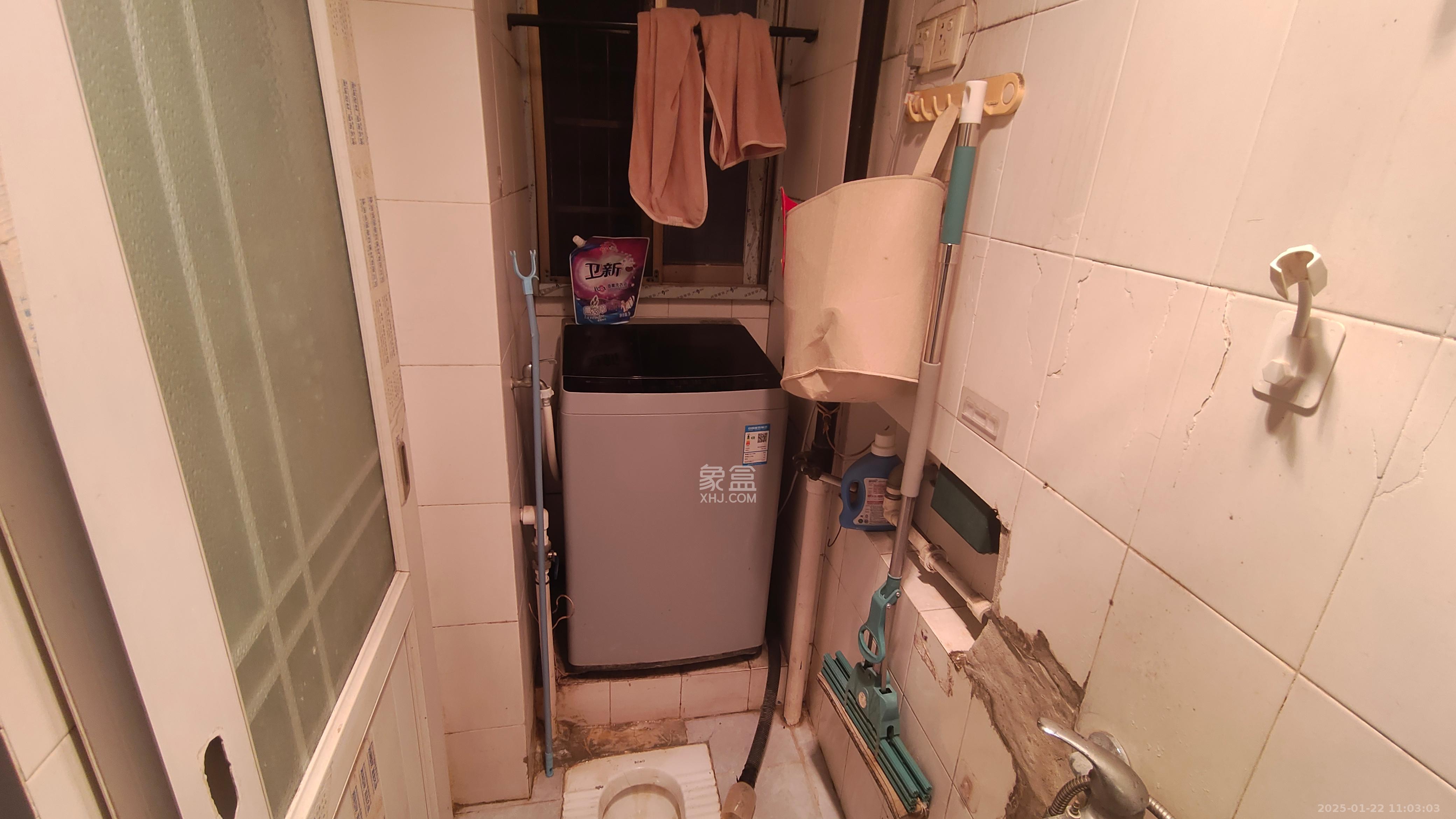 城郊公路局宿舍 1室1厅1卫 1200.0元/月 城郊公路局宿舍 1室1厅1卫 1200.0元/月室内图