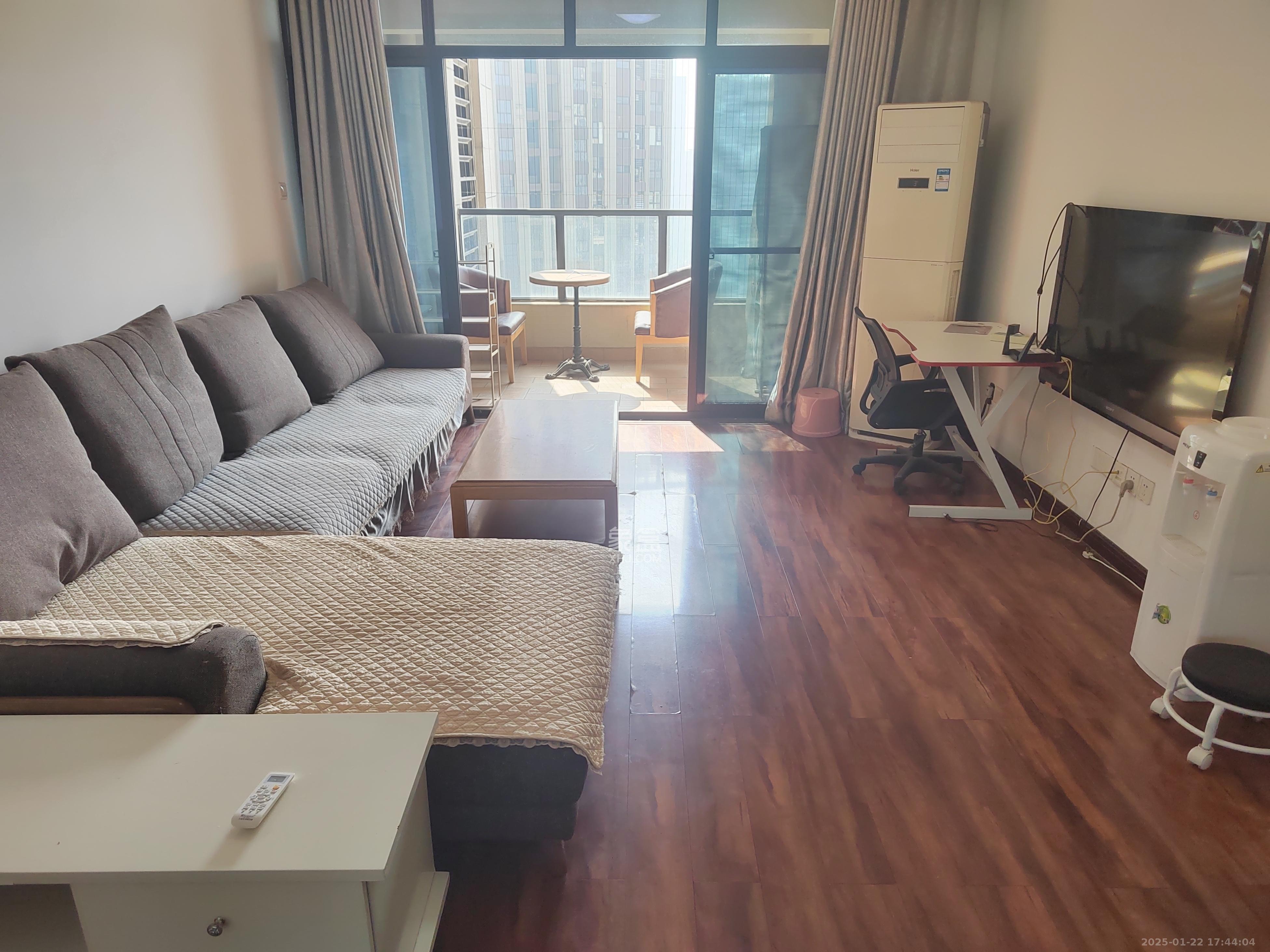 绿地中央广场 3室2厅2卫 3100.0元/月 绿地中央广场 3室2厅2卫 3100.0元/月室内图