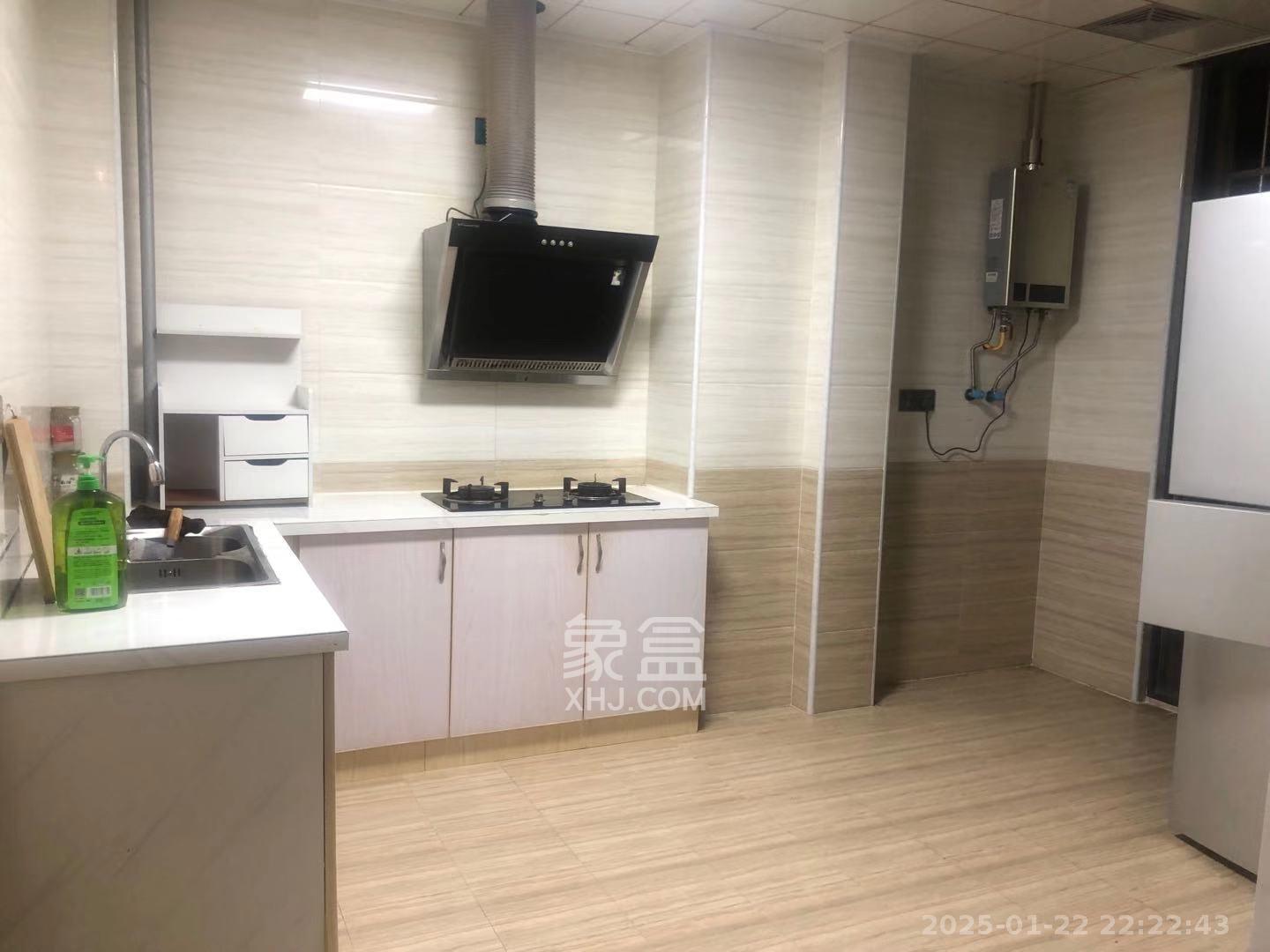 天元涉外景园C区 4室2厅2卫 3000.0元/月 天元涉外景园C区 4室2厅2卫 3000.0元/月室内图