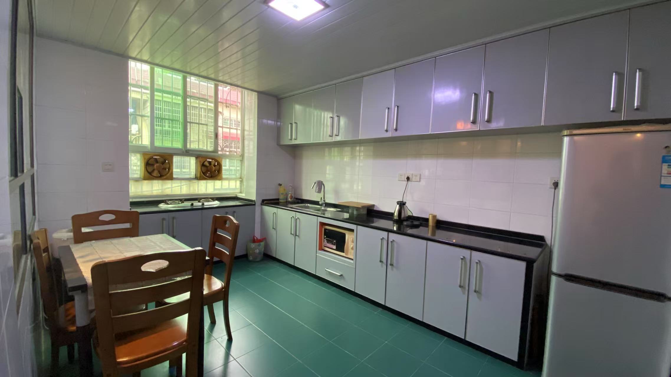 梓山苑小区 4室2厅3卫 80.0万 梓山苑小区 4室2厅3卫 80.0万室内图