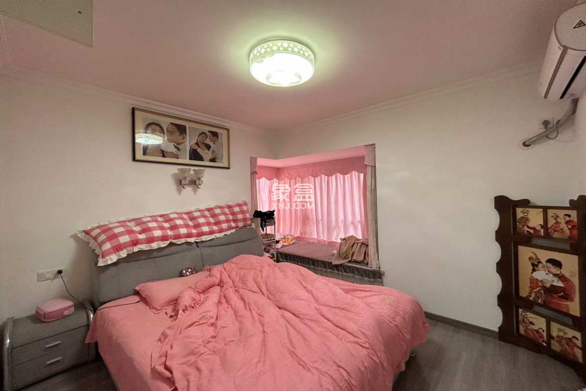 梓山湖领御  1室2厅1卫    66.8万 梓山湖领御  1室2厅1卫    66.8万客厅