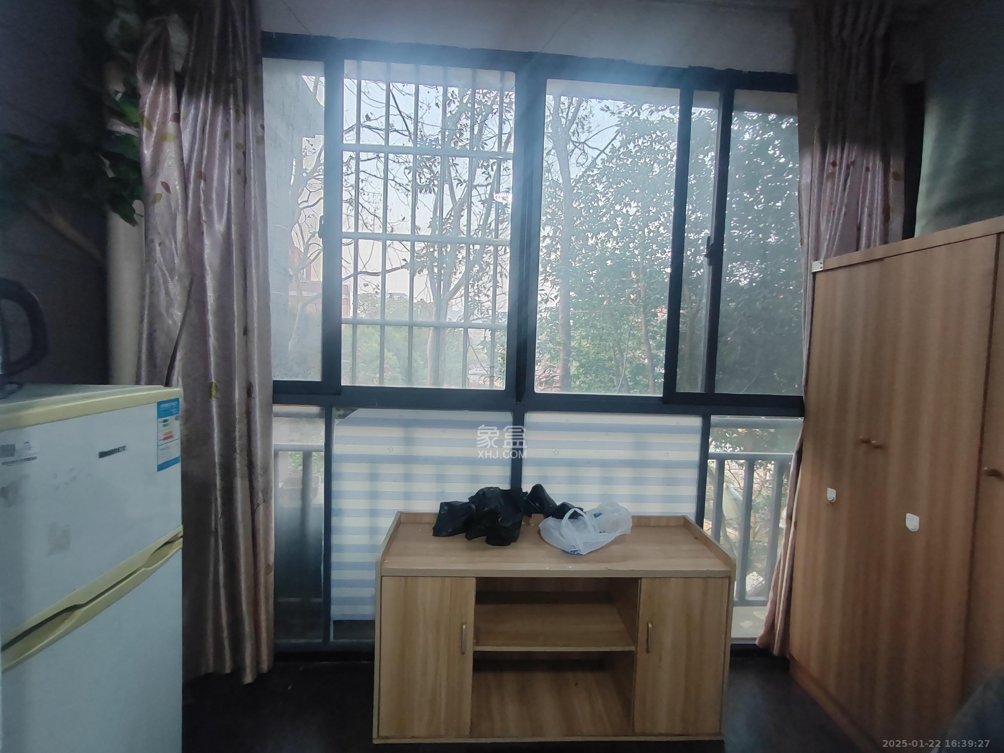 枫华府第  1室0厅1卫    900.0元/月室内图