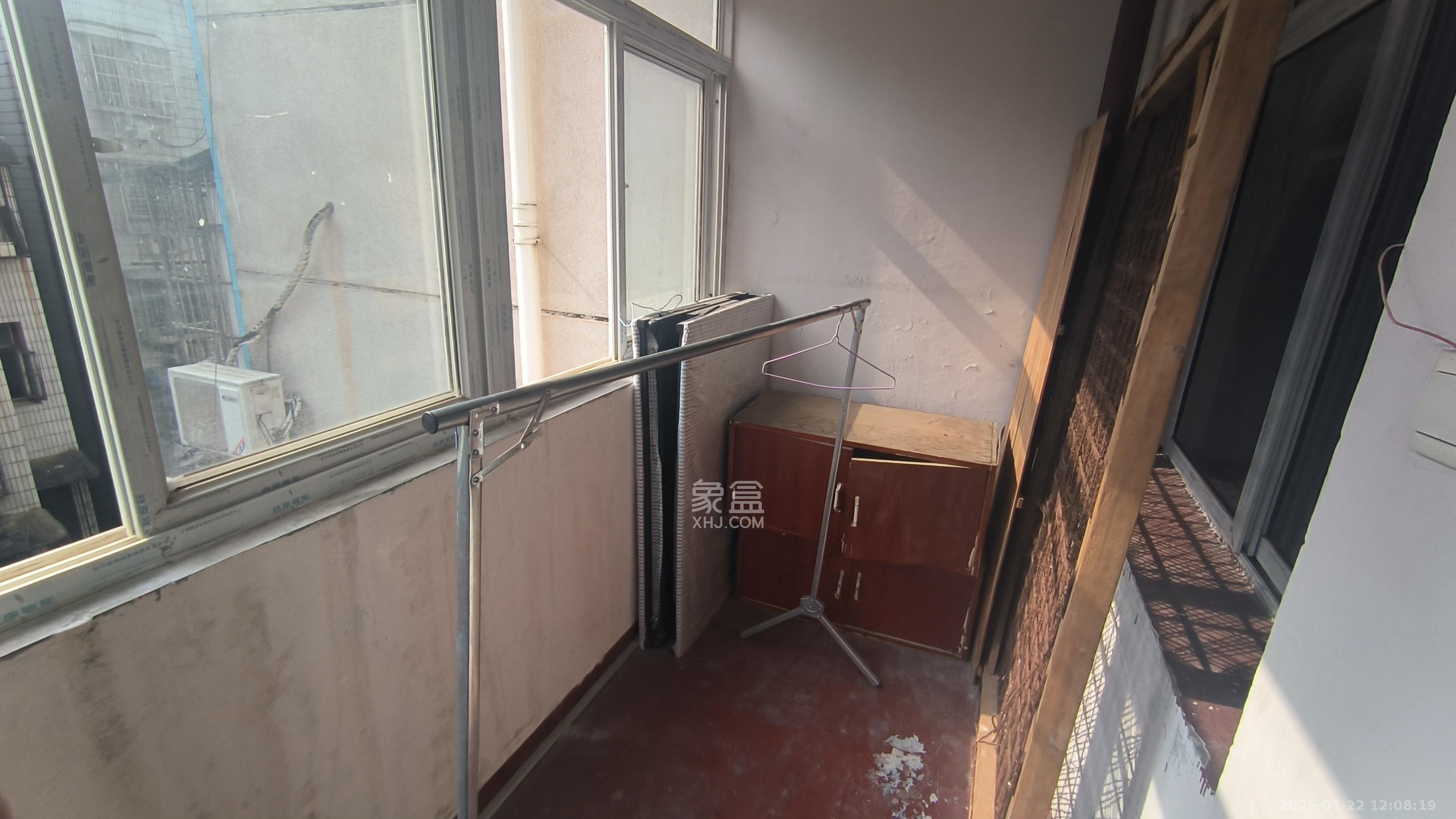 天心游路散盘  1室1厅1卫   1600.00元/月