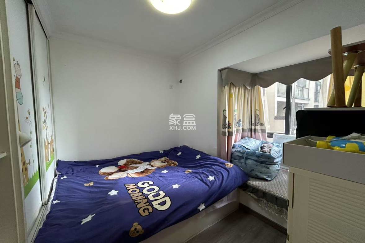 梓山湖领御  1室2厅1卫    66.8万 梓山湖领御  1室2厅1卫    66.8万客厅