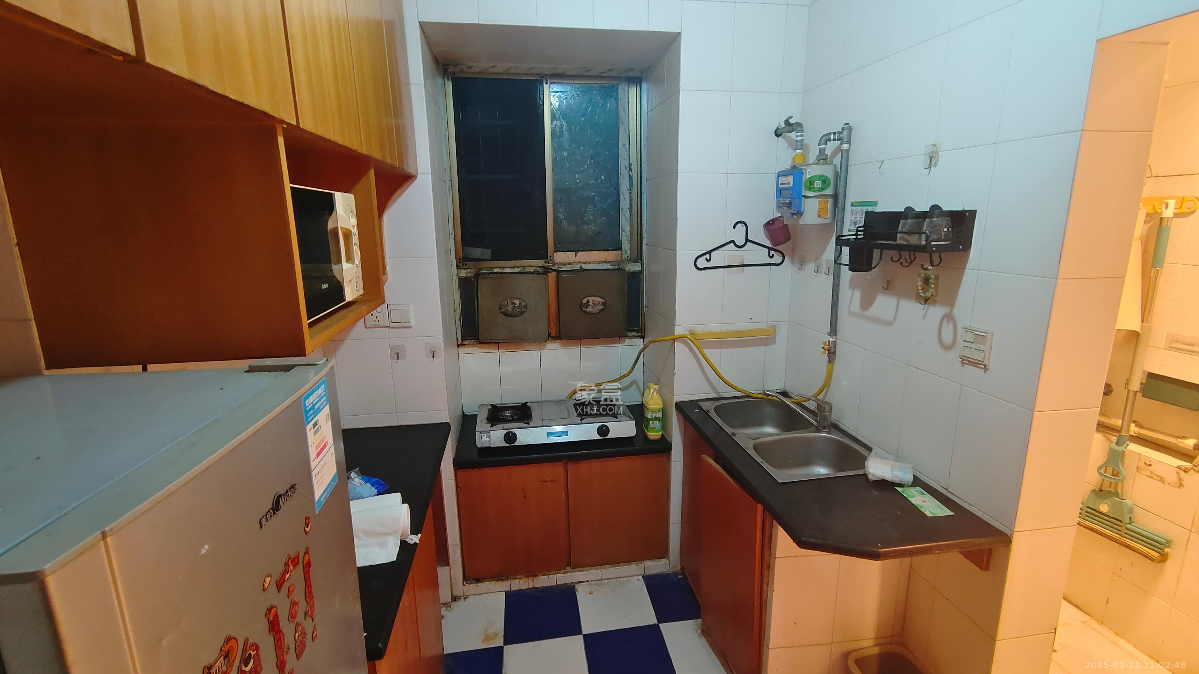 城郊公路局宿舍 1室1厅1卫 1200.0元/月 城郊公路局宿舍 1室1厅1卫 1200.0元/月室内图