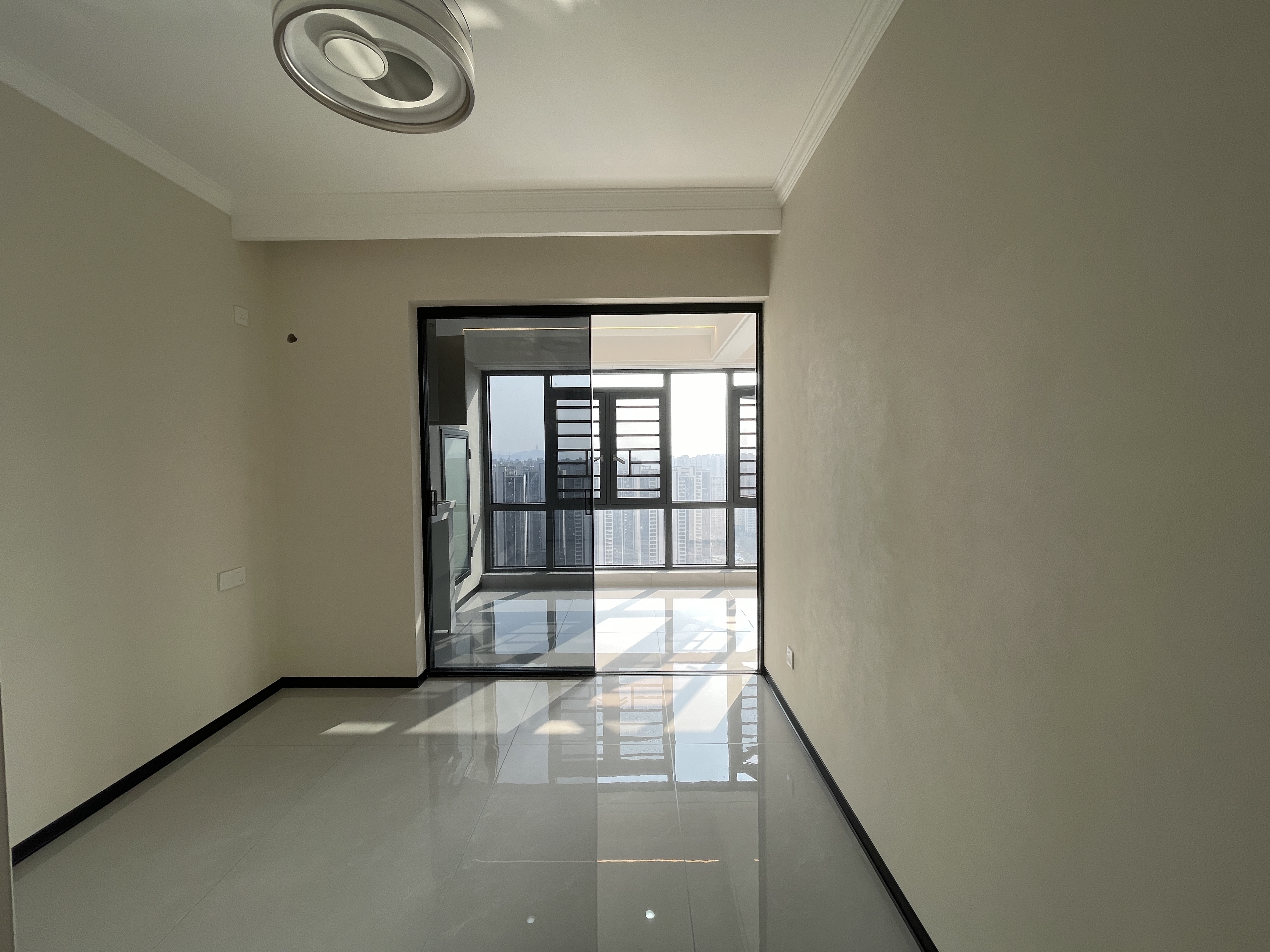 鑫湘悦璟台 4室2厅2卫 85.0万 鑫湘悦璟台 4室2厅2卫 85.0万客厅