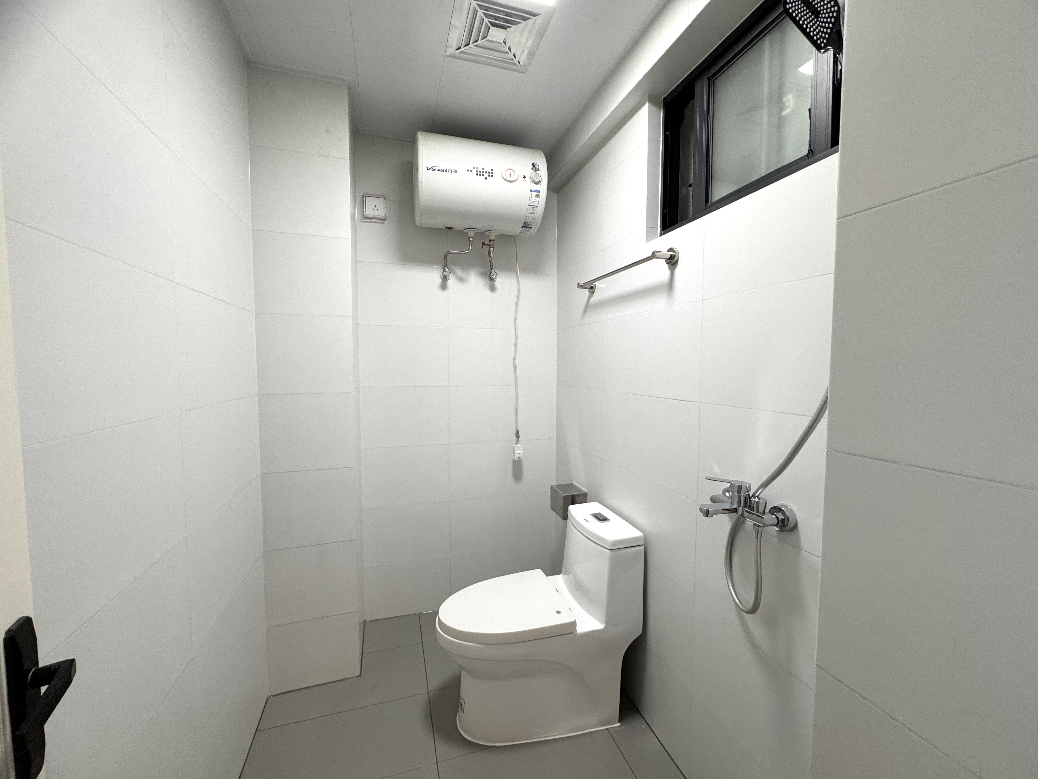 侨汇外资物资总公司宿舍 4室2厅1卫 129.0万 侨汇外资物资总公司宿舍 4室2厅1卫 129.0万客厅