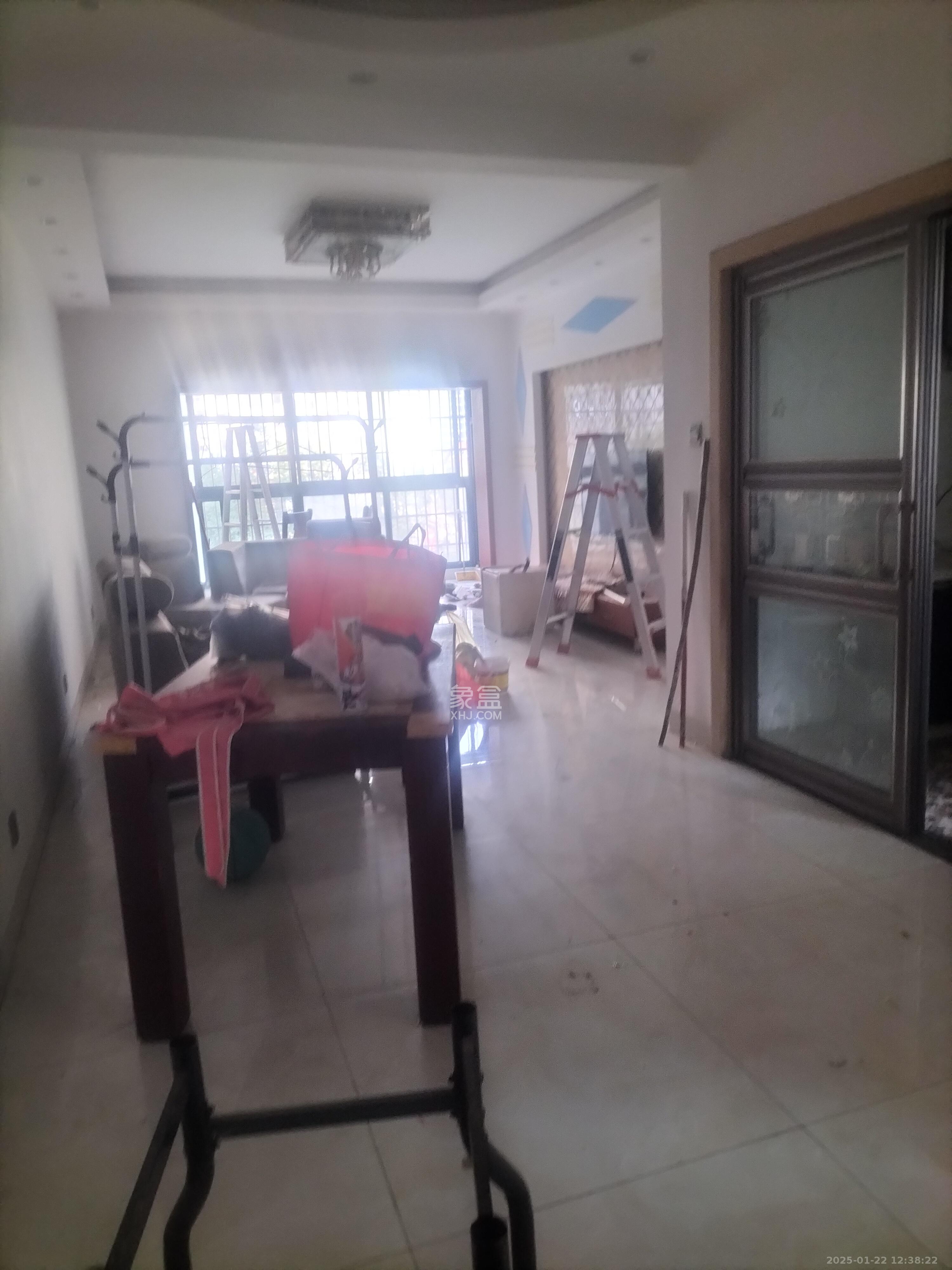 家和苑(原梅溪湖保障性住房一期) 3室2厅1卫 2400.0元/月 家和苑(原梅溪湖保障性住房一期) 3室2厅1卫 2400.0元/月室内图