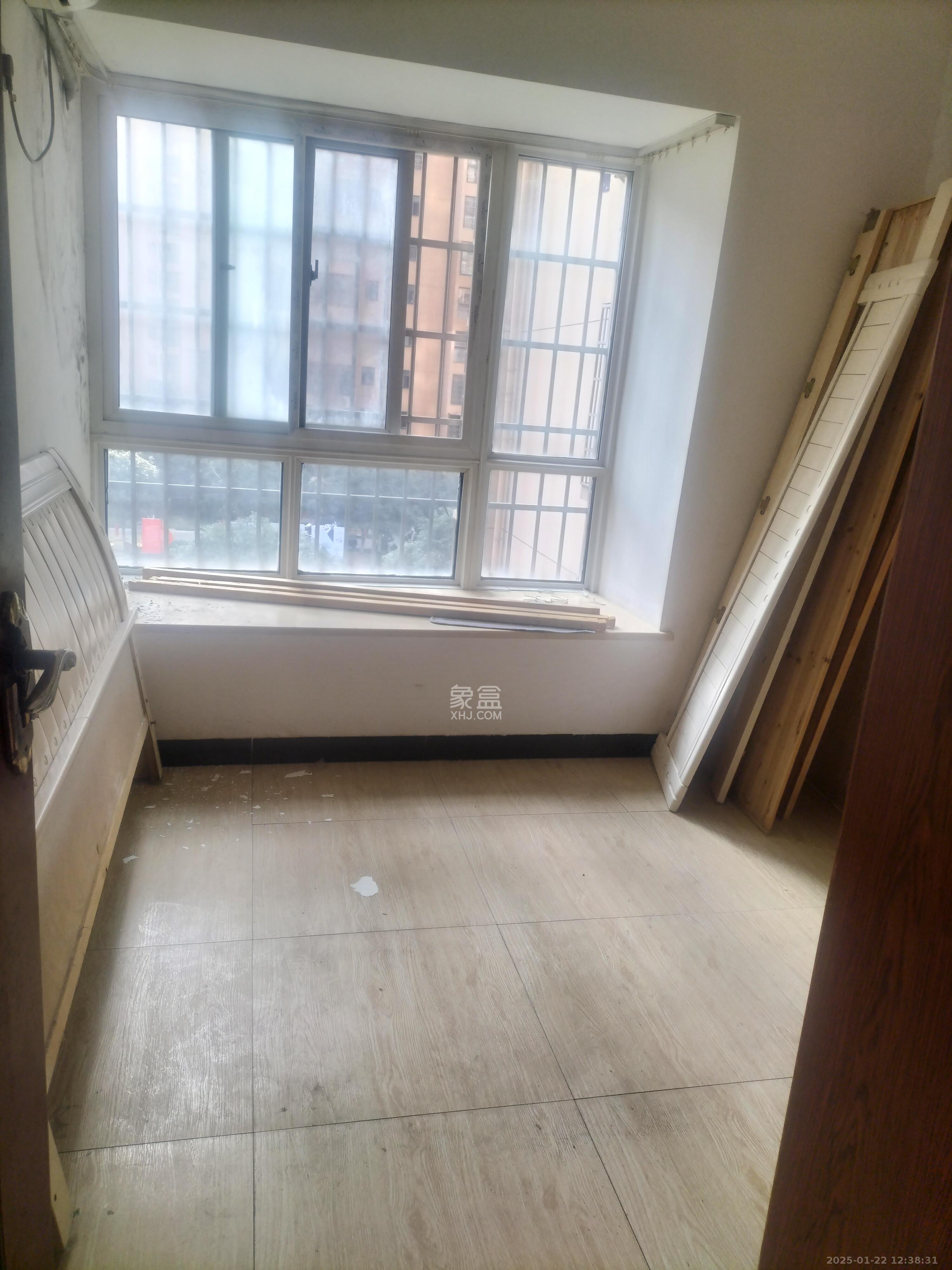 家和苑(原梅溪湖保障性住房一期) 3室2厅1卫 2400.0元/月 家和苑(原梅溪湖保障性住房一期) 3室2厅1卫 2400.0元/月室内图