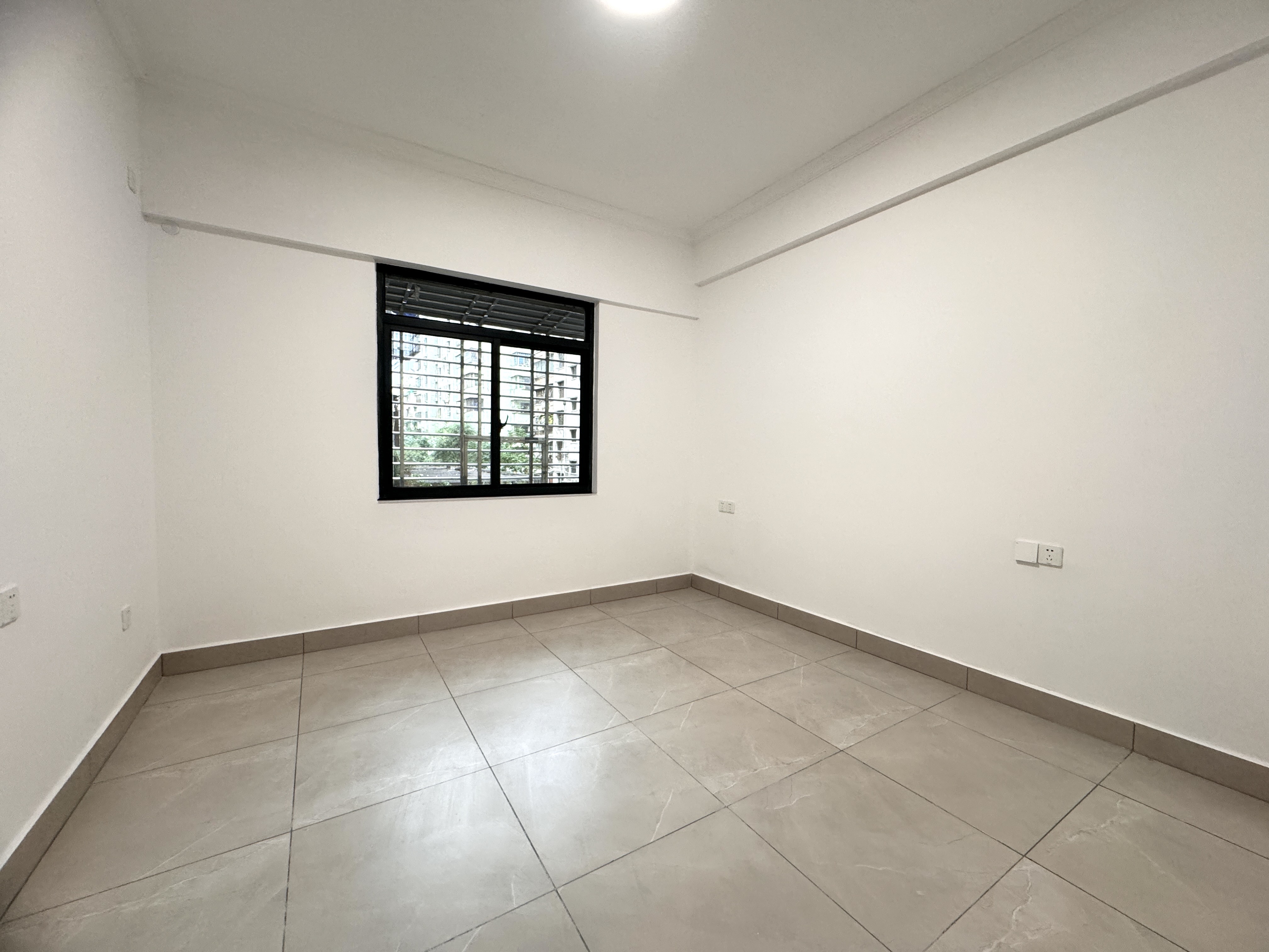 侨汇外资物资总公司宿舍 4室2厅1卫 129.0万 侨汇外资物资总公司宿舍 4室2厅1卫 129.0万客厅