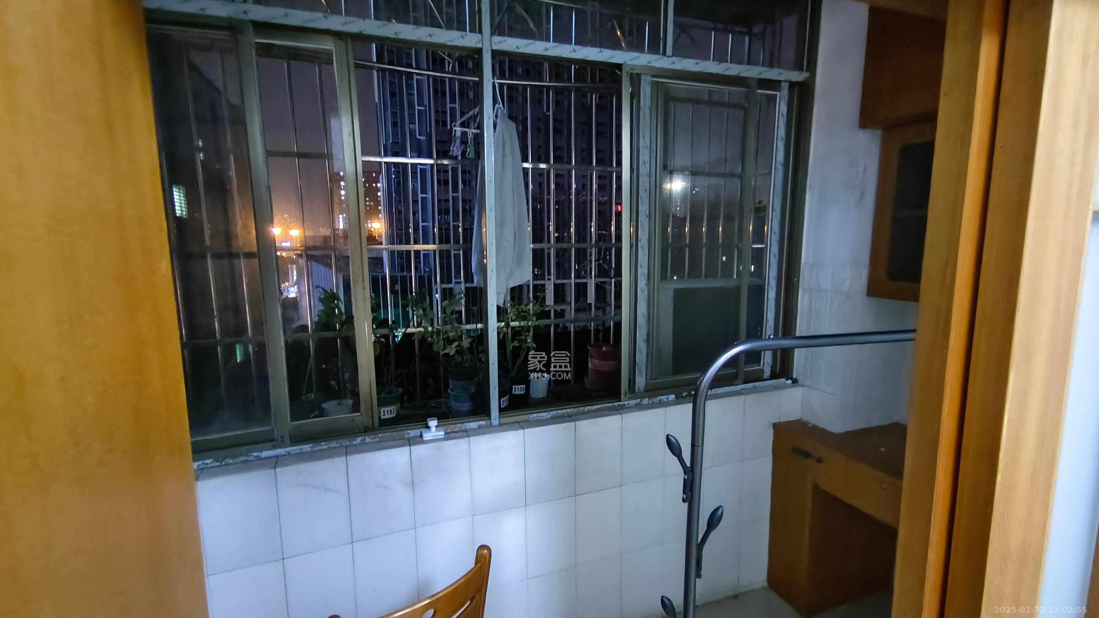 城郊公路局宿舍 1室1厅1卫 1200.0元/月 城郊公路局宿舍 1室1厅1卫 1200.0元/月室内图