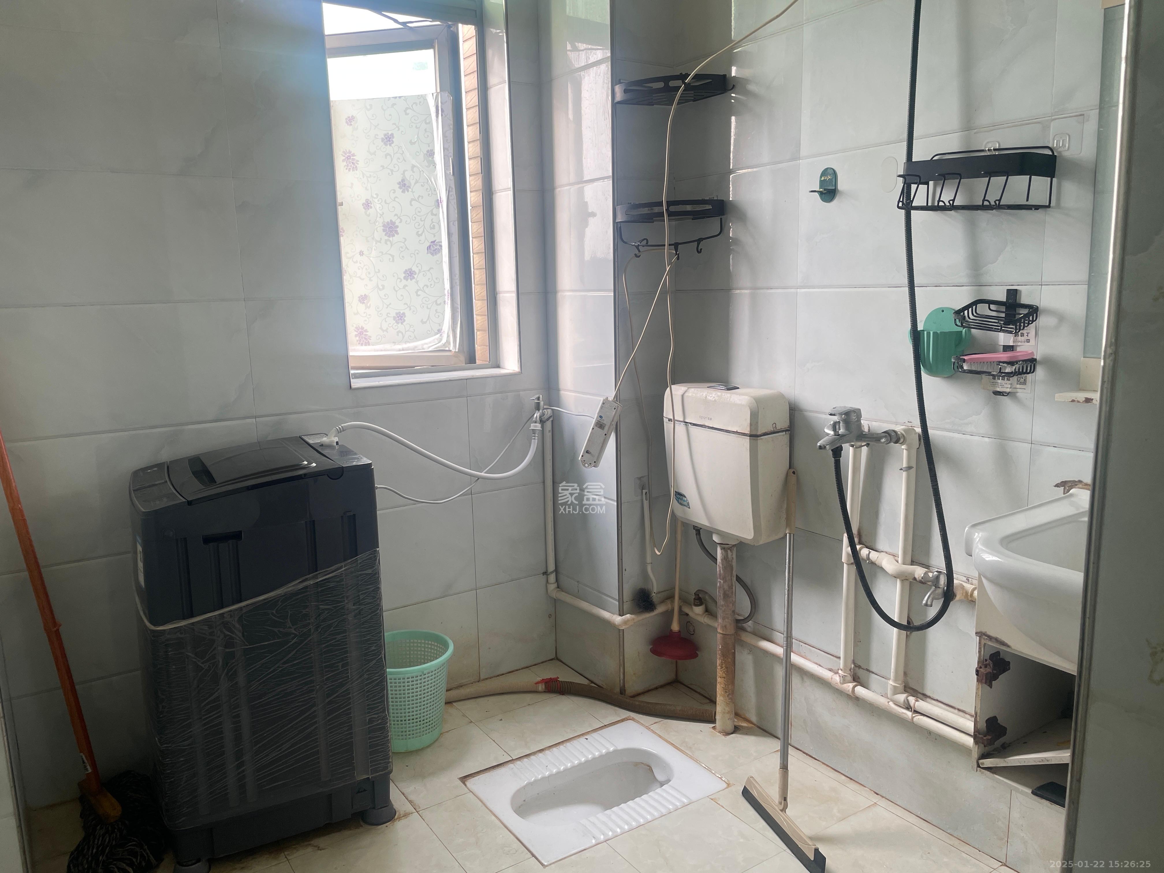 新城新世界一二三期 3室2厅1卫 2000.0元/月 新城新世界一二三期 3室2厅1卫 2000.0元/月室内图