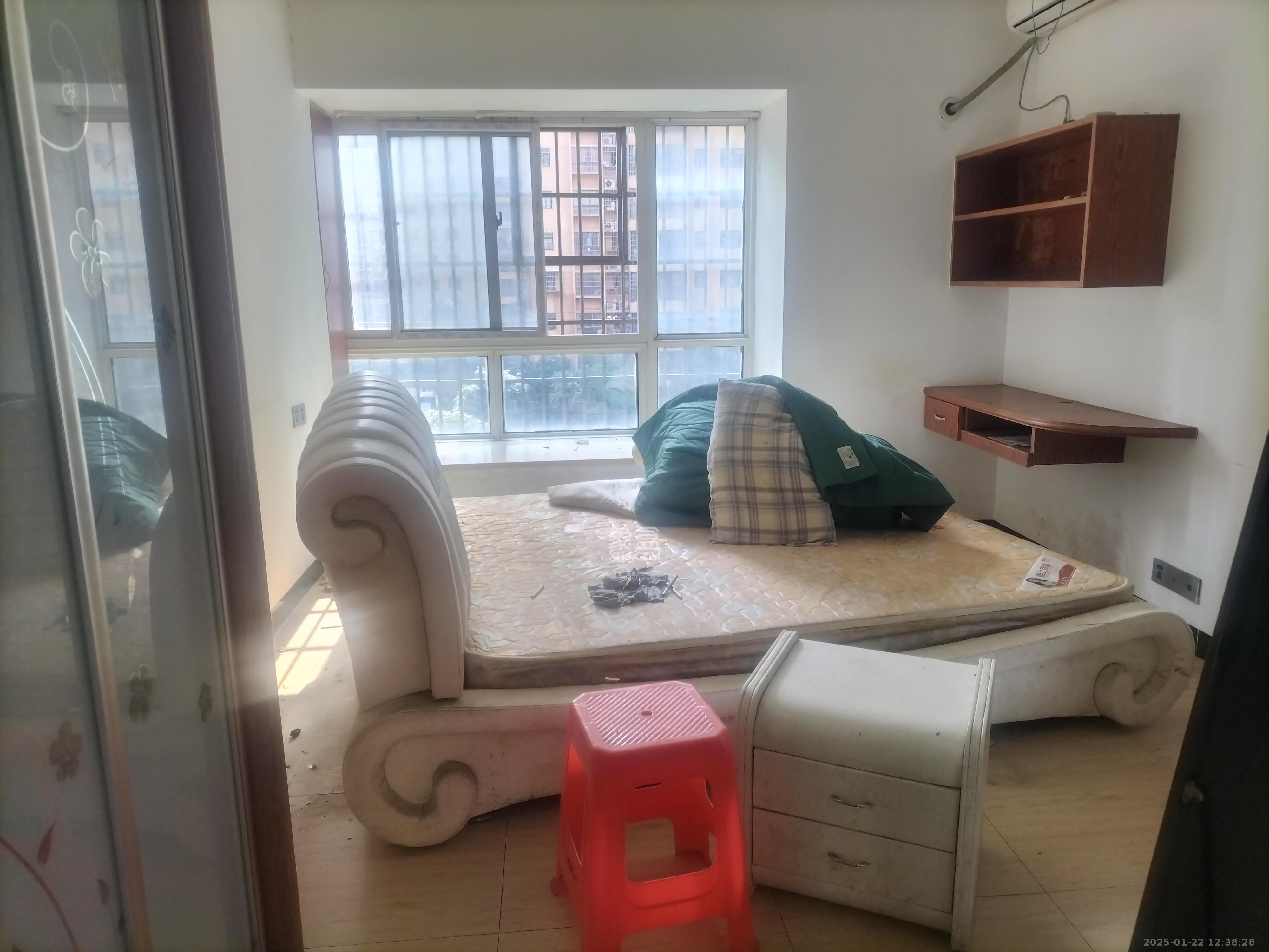 家和苑(原梅溪湖保障性住房一期) 3室2厅1卫 2400.0元/月 家和苑(原梅溪湖保障性住房一期) 3室2厅1卫 2400.0元/月室内图