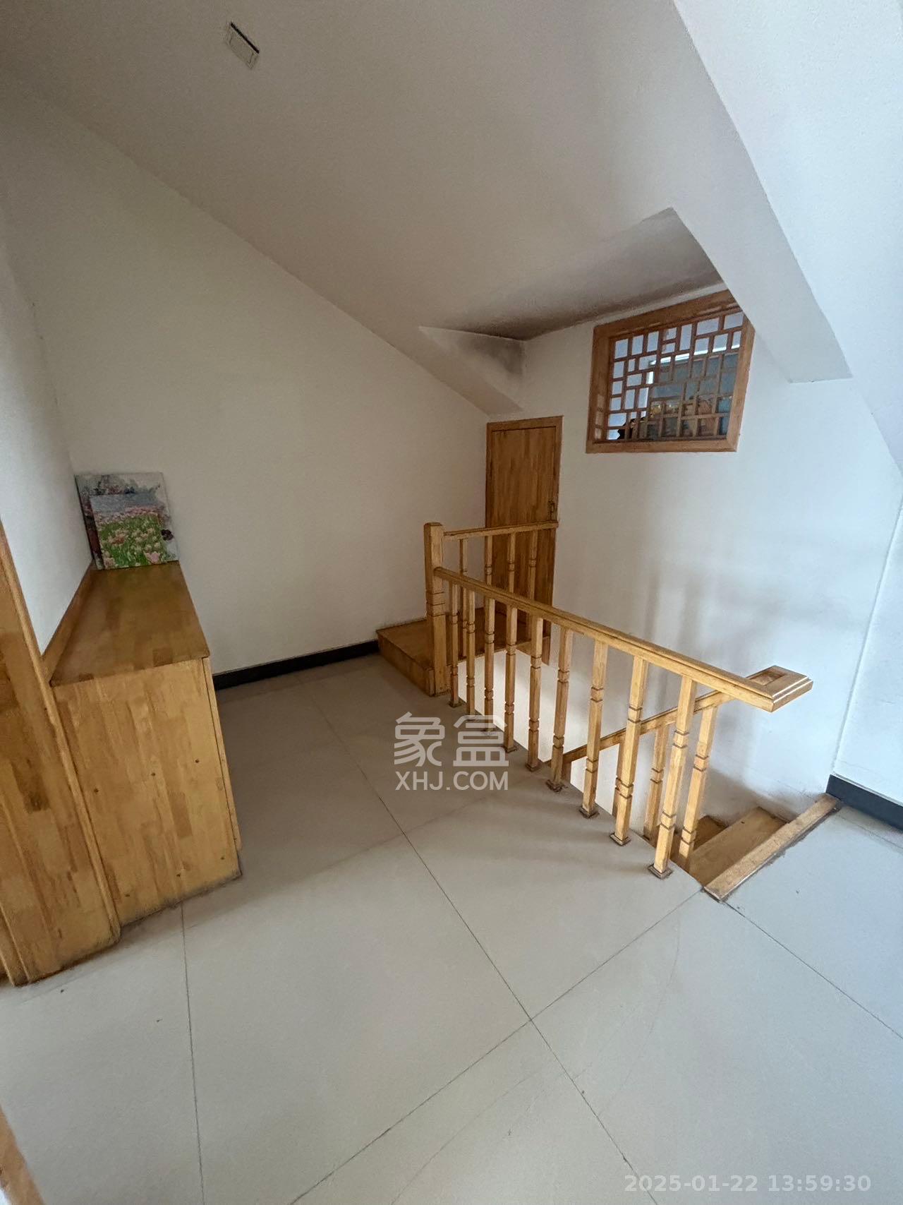 新诚小区 1室0厅0卫 1700.0元/月 新诚小区 1室0厅0卫 1700.0元/月室内图