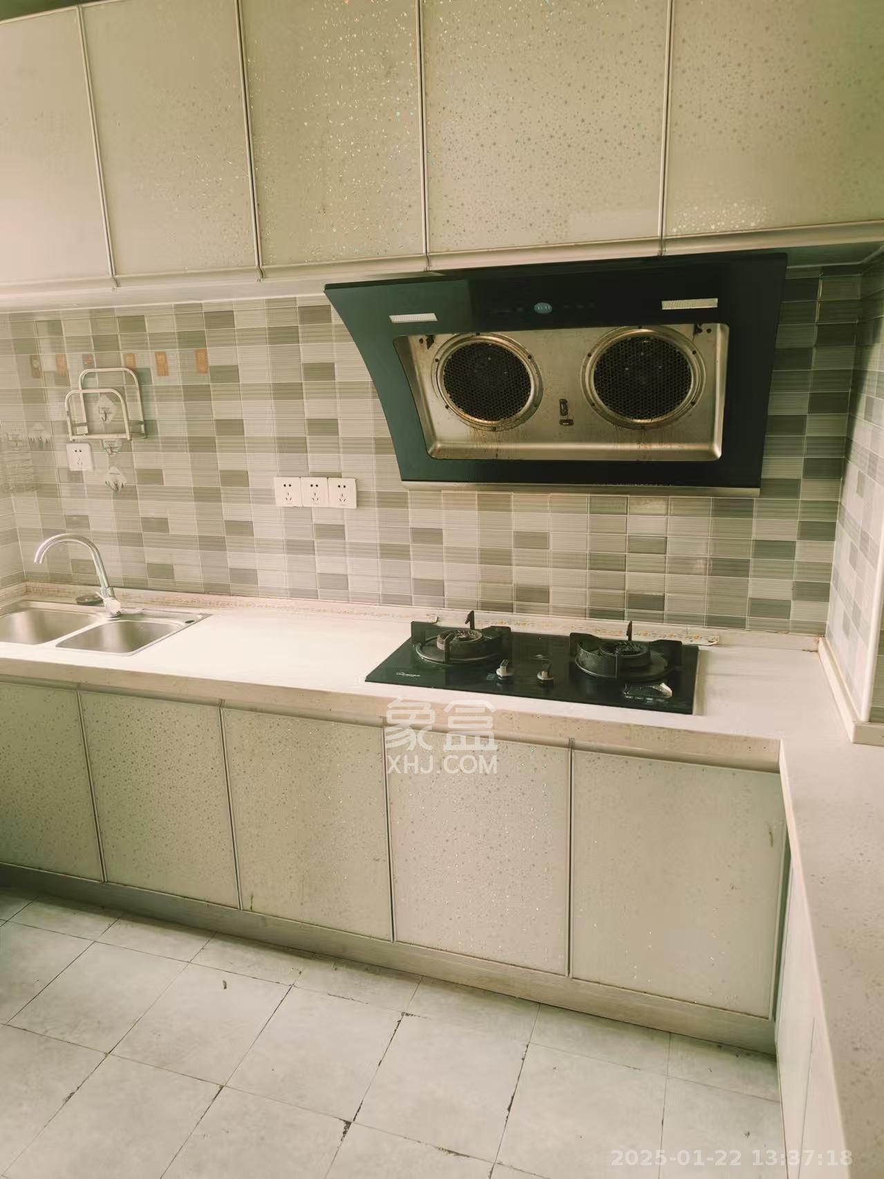 洋湖明园一期 3室1厅1卫 2000.0元/月 洋湖明园一期 3室1厅1卫 2000.0元/月室内图