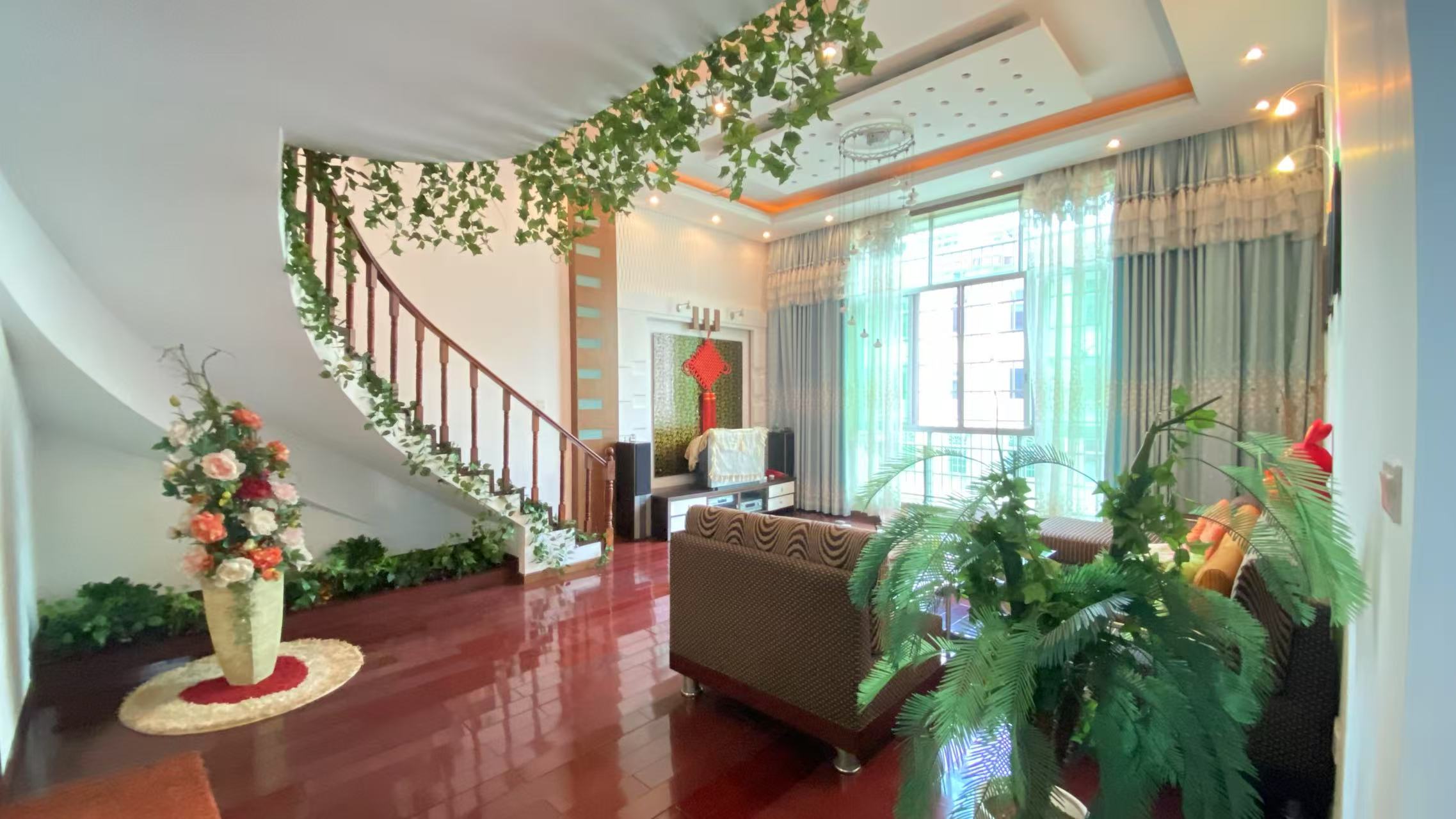 梓山苑小区 4室2厅3卫 80.0万 梓山苑小区 4室2厅3卫 80.0万室内图