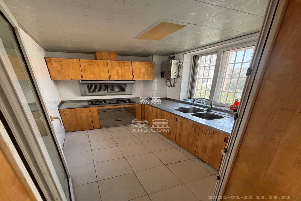 新诚小区 1室0厅0卫 1700.0元/月 新诚小区 1室0厅0卫 1700.0元/月室内图