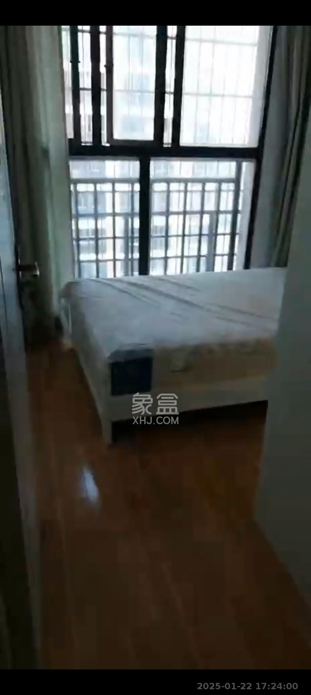 恒生碧水龙庭  3室2厅1卫   2300.00元/月室内图