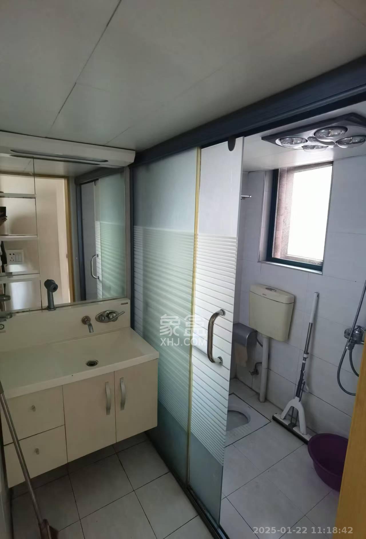 东玺门  3室2厅2卫    3300.0元/月室内图